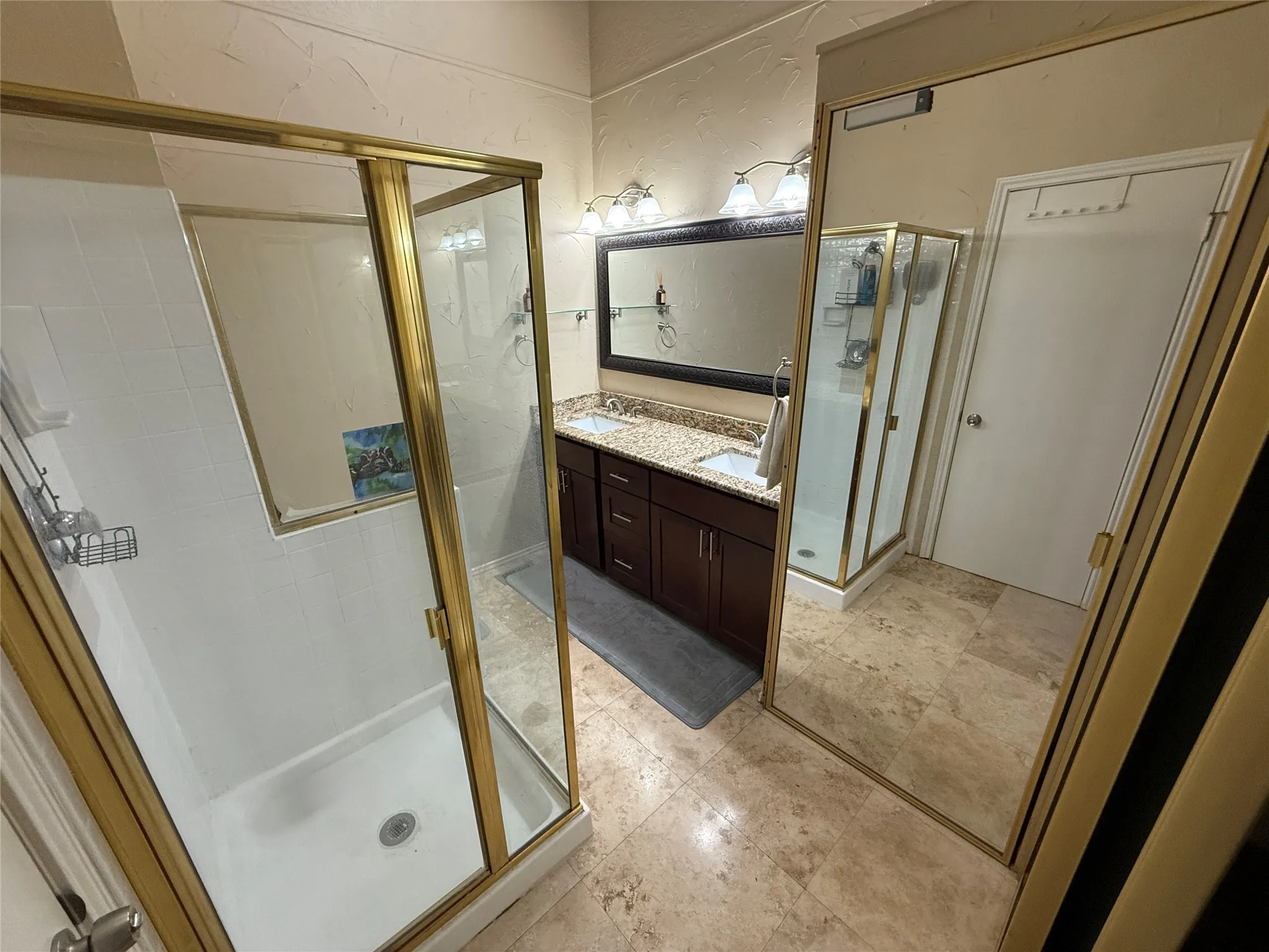 Townhouse For Rent in Collin County , 18040 Midway Road 241, Dallas, Texas 75287, 2 Bedroom, 2 Bathroom, 1 Garage spaces, 1,442 Sqft, built in 1984, mls#21345771, Real Estate Agent in Dallas, Homes For Rent in Collin county, Homes For Rent in Dallas, Realtor in Dallas Texas, Real Estate Brokerage Independent Realty Texas, Luminita Cordes Realtor