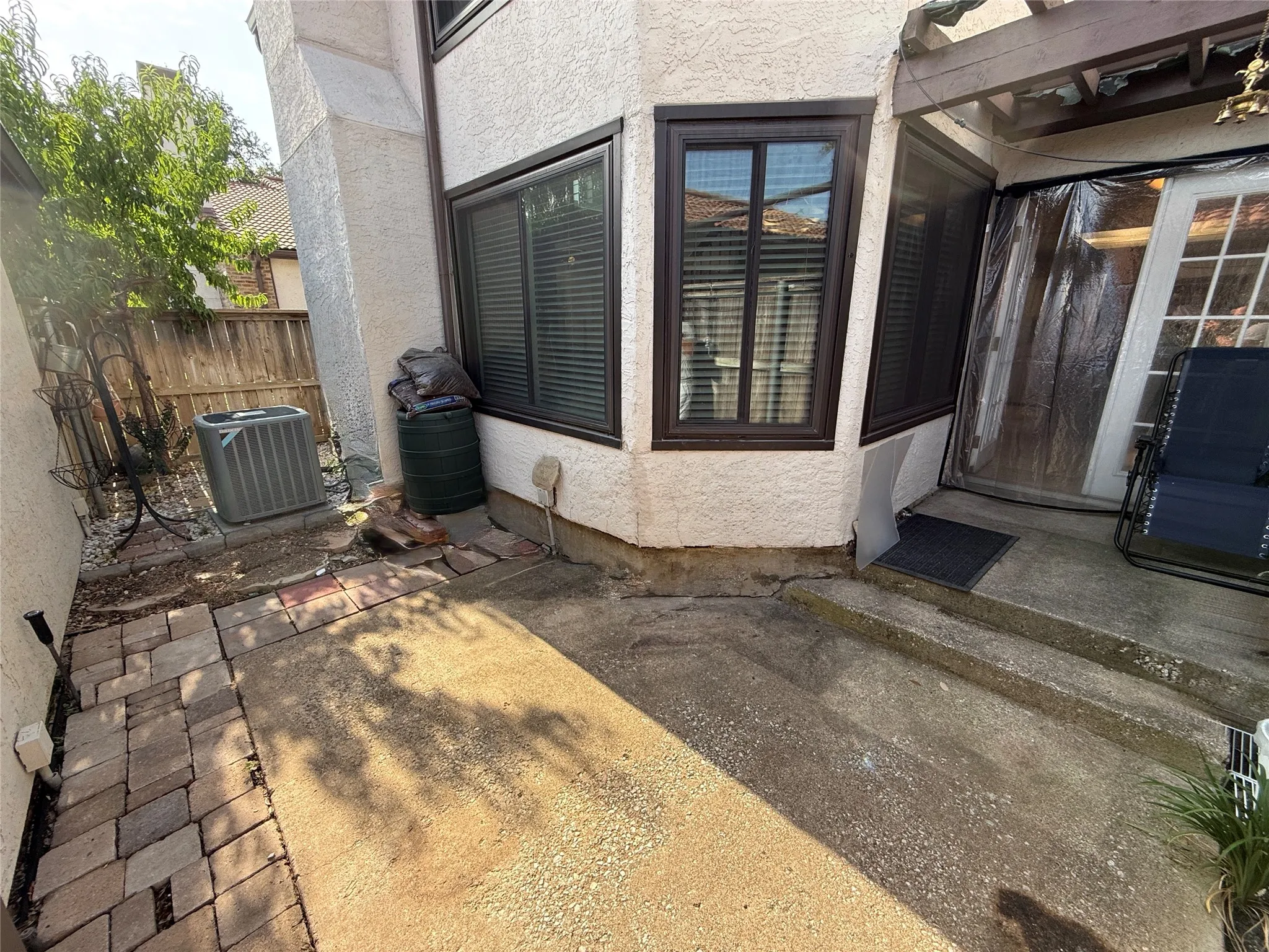 Townhouse For Rent in Collin County , 18040 Midway Road 241, Dallas, Texas 75287, 2 Bedroom, 2 Bathroom, 1 Garage spaces, 1,442 Sqft, built in 1984, mls#21345771, Real Estate Agent in Dallas, Homes For Rent in Collin county, Homes For Rent in Dallas, Realtor in Dallas Texas, Real Estate Brokerage Independent Realty Texas, Luminita Cordes Realtor