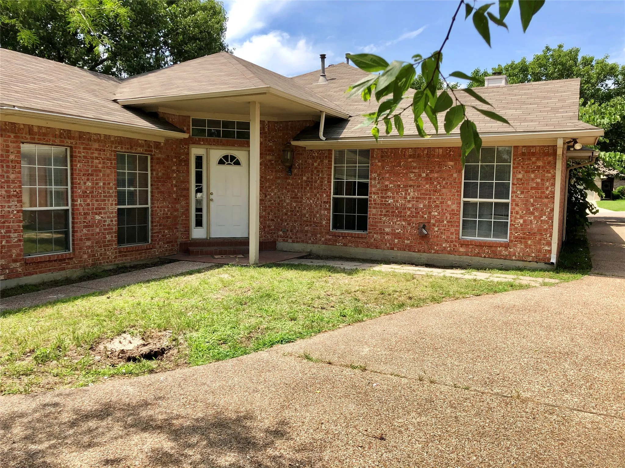 Duplex For Rent in Denton County , 455 Strata Drive, Denton, Texas 76201, 3 Bedroom, 2 Bathroom, Garage spaces, 1,539 Sqft, built in 1994, mls#21345994, Real Estate Agent in Denton, Homes For Rent in Denton county, Homes For Rent in Denton, Realtor in Denton Texas, Real Estate Brokerage Independent Realty Texas, Luminita Cordes Realtor