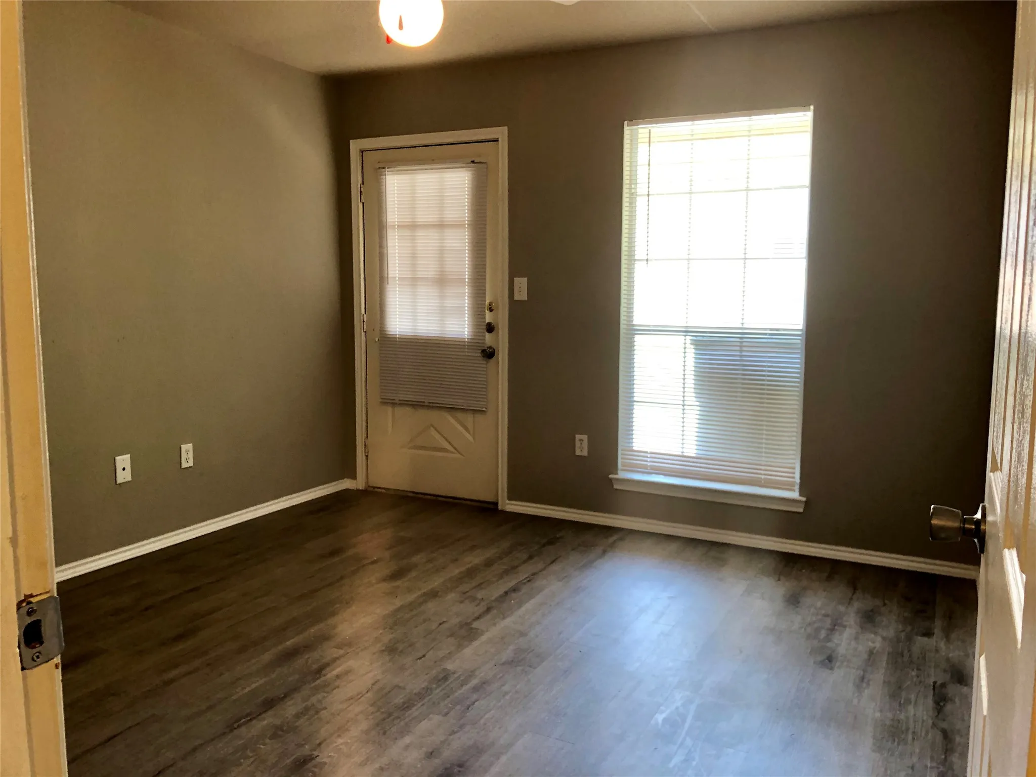 Duplex For Rent in Denton County , 455 Strata Drive, Denton, Texas 76201, 3 Bedroom, 2 Bathroom, Garage spaces, 1,539 Sqft, built in 1994, mls#21345994, Real Estate Agent in Denton, Homes For Rent in Denton county, Homes For Rent in Denton, Realtor in Denton Texas, Real Estate Brokerage Independent Realty Texas, Luminita Cordes Realtor