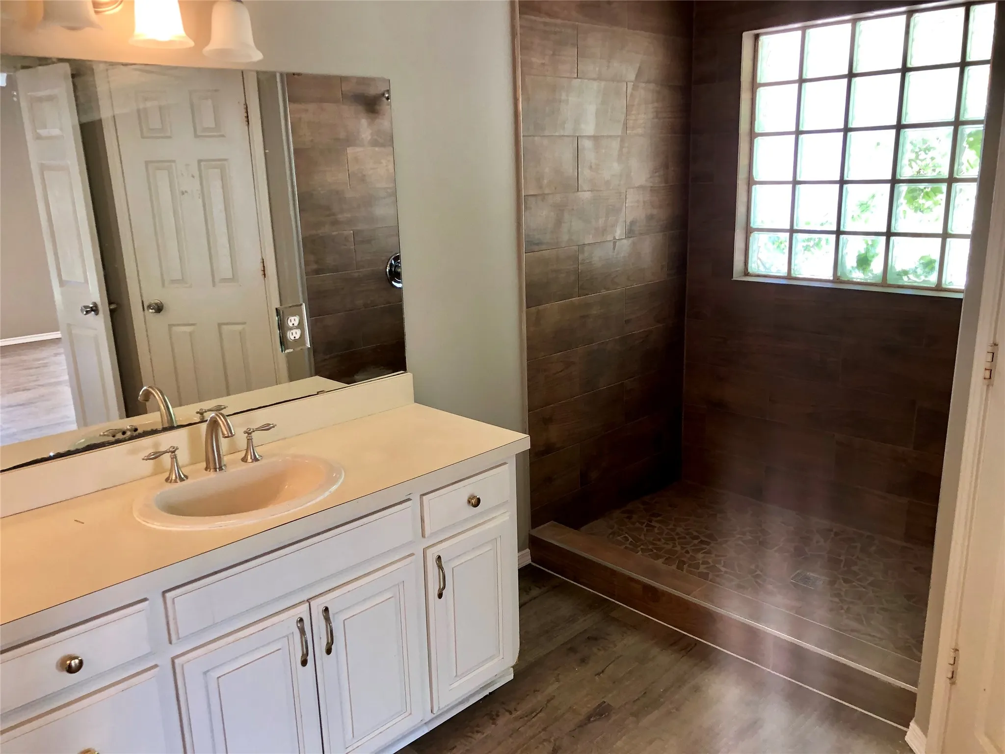 Duplex For Rent in Denton County , 455 Strata Drive, Denton, Texas 76201, 3 Bedroom, 2 Bathroom, Garage spaces, 1,539 Sqft, built in 1994, mls#21345994, Real Estate Agent in Denton, Homes For Rent in Denton county, Homes For Rent in Denton, Realtor in Denton Texas, Real Estate Brokerage Independent Realty Texas, Luminita Cordes Realtor