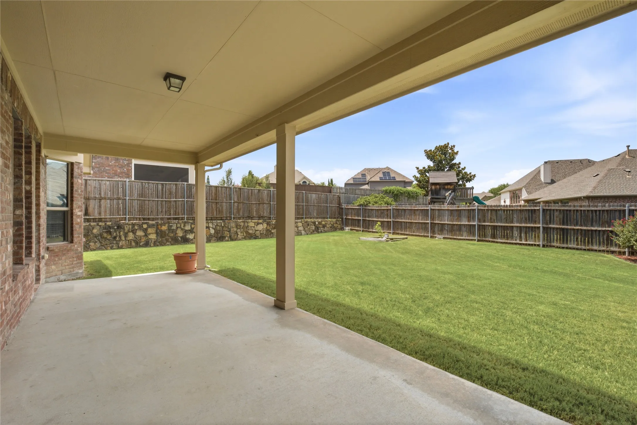 Single Family Residence For Sale in Collin County , 201 Oak Point Drive, Mc Kinney, Texas 75071, 4 Bedroom, 3 Bathroom, 2 Garage spaces, 3,075 Sqft, built in 2011, mls#21332261, Real Estate Agent in Mc Kinney, Homes For Sale in Collin county, Homes For Sale in Mc Kinney, Realtor in Mc Kinney Texas, Real Estate Brokerage Independent Realty Texas, Luminita Cordes Realtor