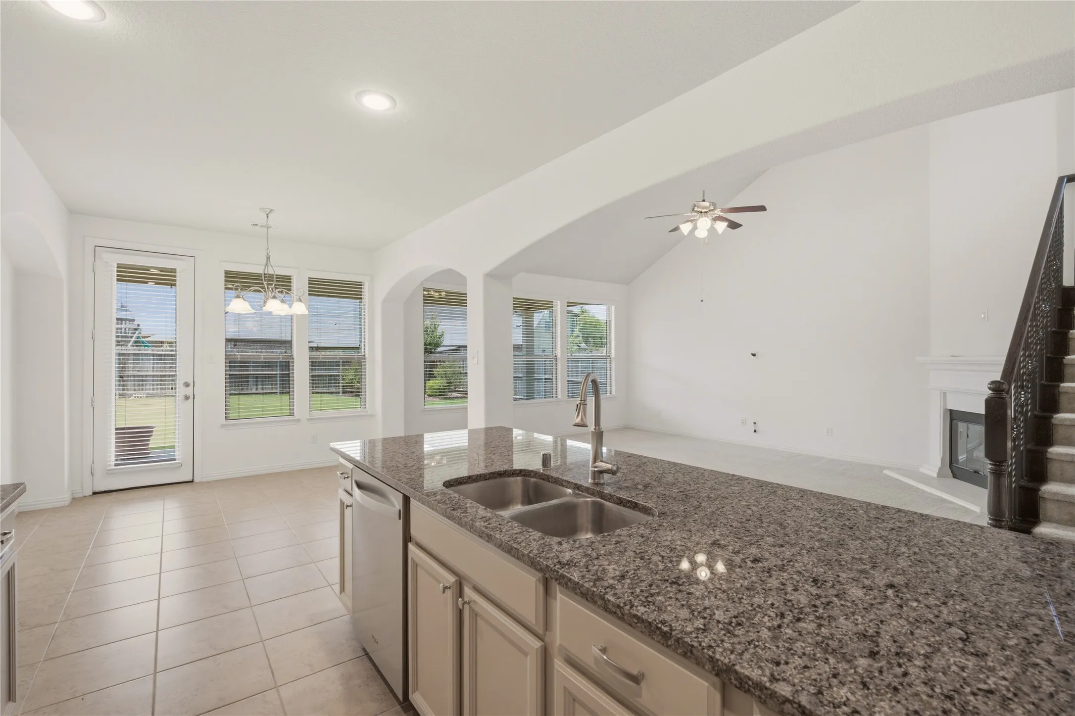 Single Family Residence For Sale in Collin County , 201 Oak Point Drive, Mc Kinney, Texas 75071, 4 Bedroom, 3 Bathroom, 2 Garage spaces, 3,075 Sqft, built in 2011, mls#21332261, Real Estate Agent in Mc Kinney, Homes For Sale in Collin county, Homes For Sale in Mc Kinney, Realtor in Mc Kinney Texas, Real Estate Brokerage Independent Realty Texas, Luminita Cordes Realtor