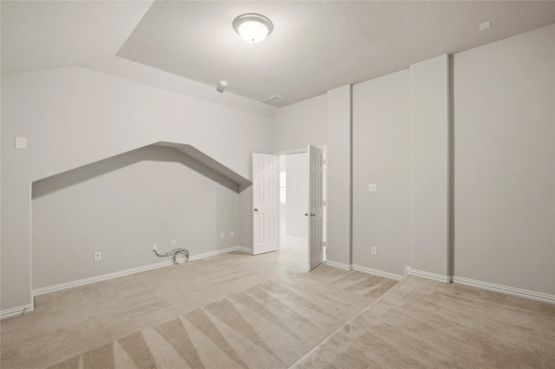 Single Family Residence For Sale in Collin County , 201 Oak Point Drive, Mc Kinney, Texas 75071, 4 Bedroom, 3 Bathroom, 2 Garage spaces, 3,075 Sqft, built in 2011, mls#21332261, Real Estate Agent in Mc Kinney, Homes For Sale in Collin county, Homes For Sale in Mc Kinney, Realtor in Mc Kinney Texas, Real Estate Brokerage Independent Realty Texas, Luminita Cordes Realtor