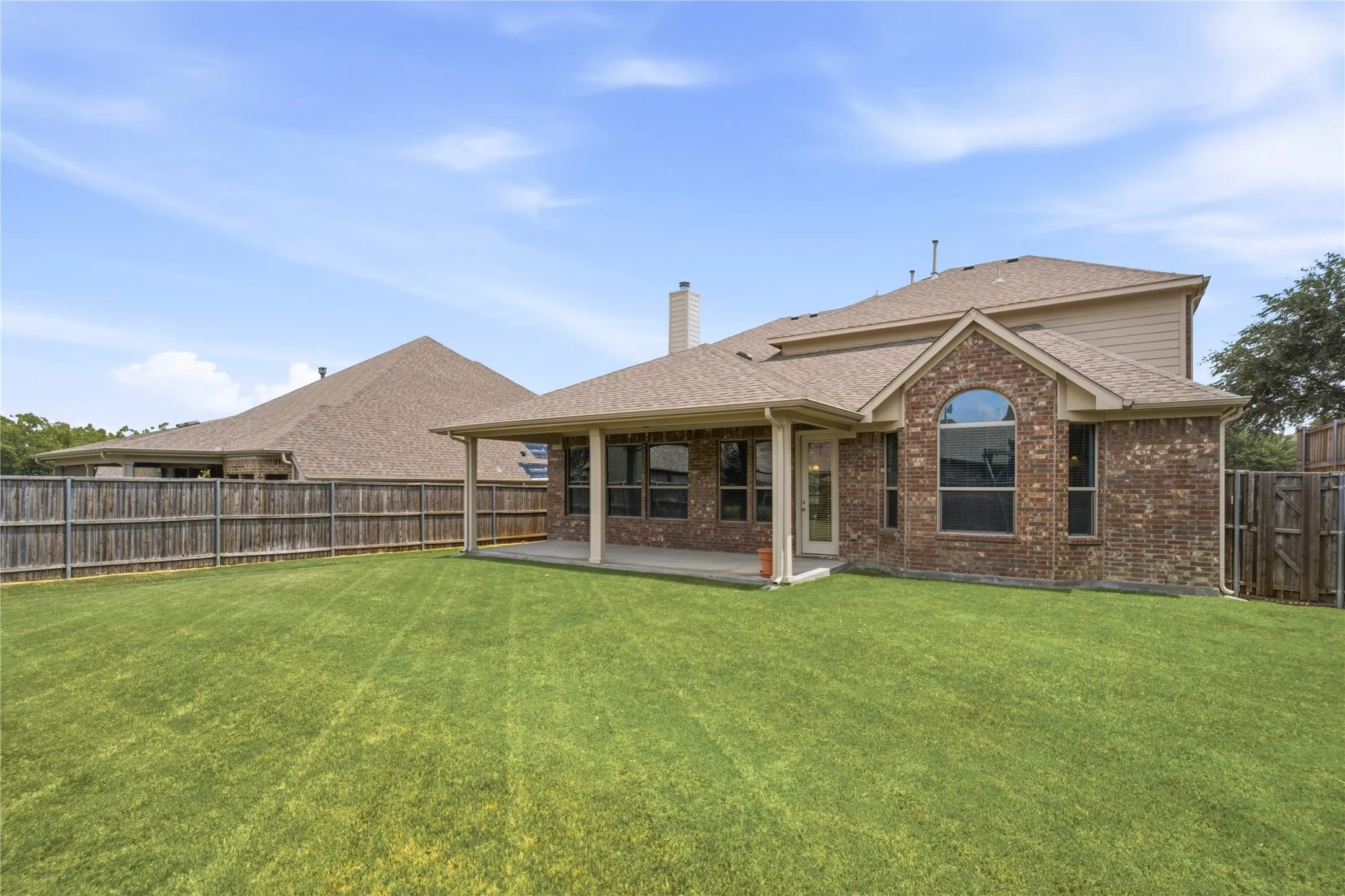 Single Family Residence For Sale in Collin County , 201 Oak Point Drive, Mc Kinney, Texas 75071, 4 Bedroom, 3 Bathroom, 2 Garage spaces, 3,075 Sqft, built in 2011, mls#21332261, Real Estate Agent in Mc Kinney, Homes For Sale in Collin county, Homes For Sale in Mc Kinney, Realtor in Mc Kinney Texas, Real Estate Brokerage Independent Realty Texas, Luminita Cordes Realtor