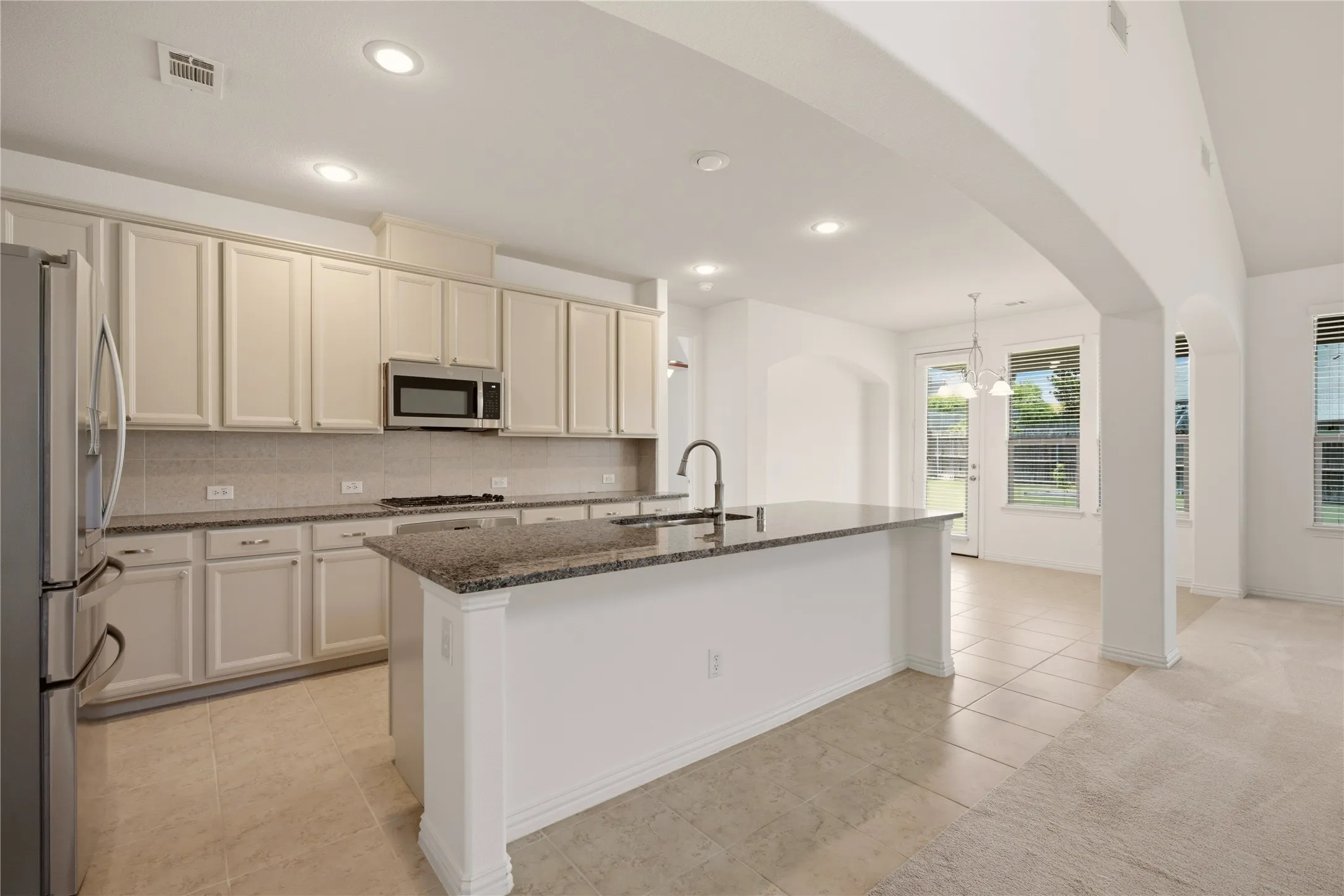Single Family Residence For Sale in Collin County , 201 Oak Point Drive, Mc Kinney, Texas 75071, 4 Bedroom, 3 Bathroom, 2 Garage spaces, 3,075 Sqft, built in 2011, mls#21332261, Real Estate Agent in Mc Kinney, Homes For Sale in Collin county, Homes For Sale in Mc Kinney, Realtor in Mc Kinney Texas, Real Estate Brokerage Independent Realty Texas, Luminita Cordes Realtor