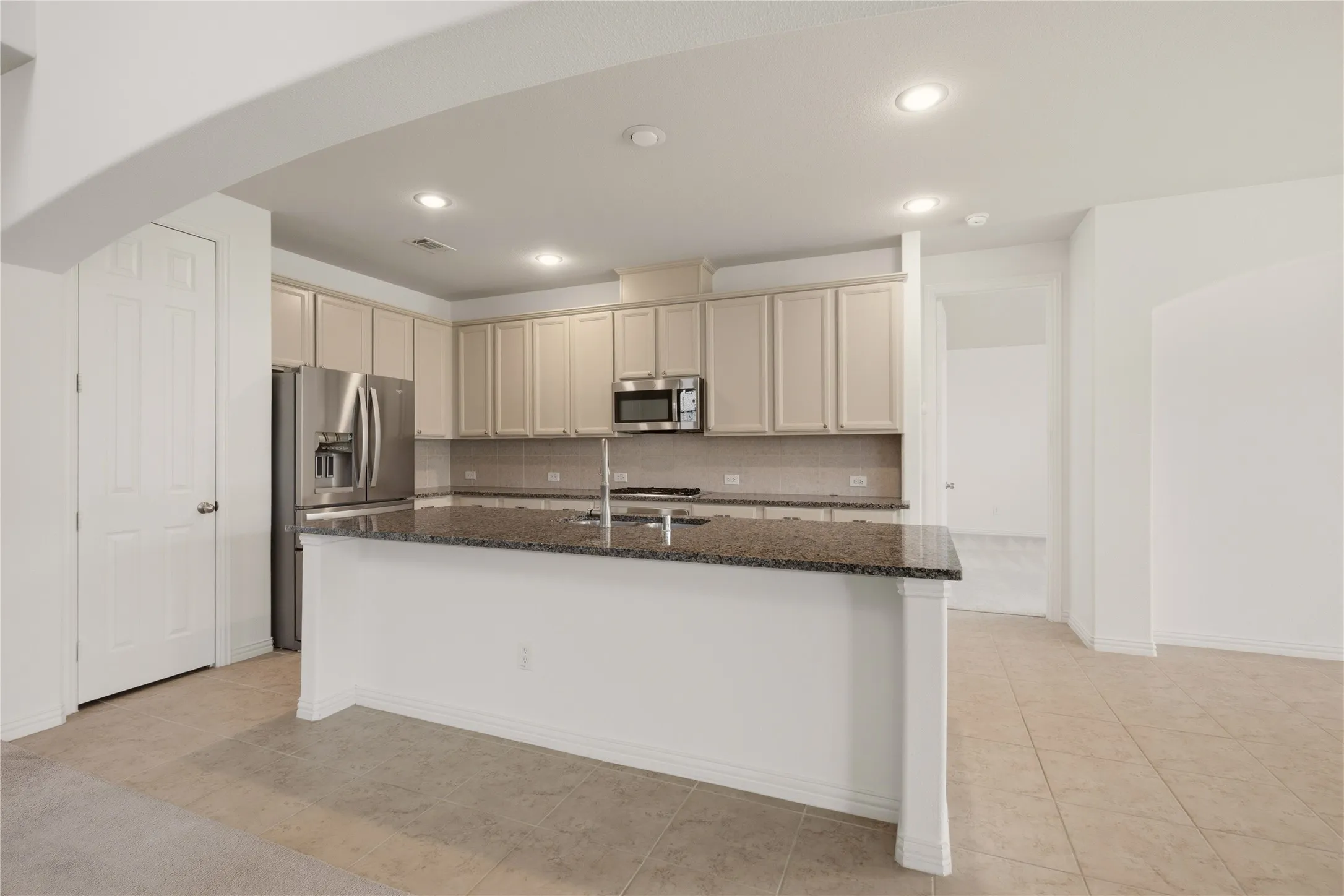 Single Family Residence For Sale in Collin County , 201 Oak Point Drive, Mc Kinney, Texas 75071, 4 Bedroom, 3 Bathroom, 2 Garage spaces, 3,075 Sqft, built in 2011, mls#21332261, Real Estate Agent in Mc Kinney, Homes For Sale in Collin county, Homes For Sale in Mc Kinney, Realtor in Mc Kinney Texas, Real Estate Brokerage Independent Realty Texas, Luminita Cordes Realtor