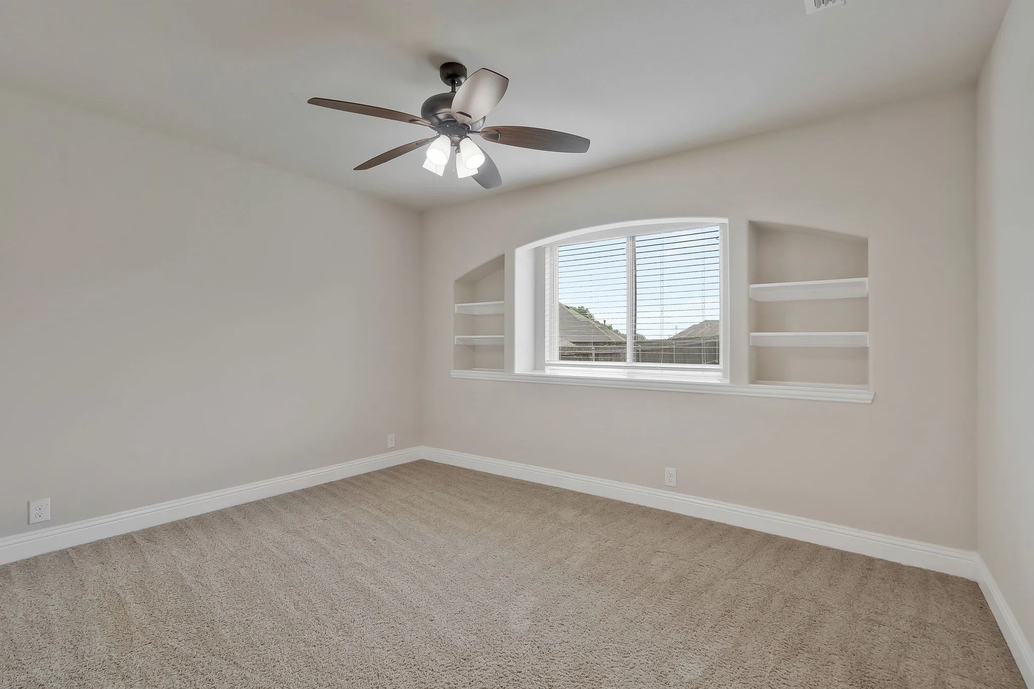 Single Family Residence For Rent in Denton County , 1217 Snowbird Drive, Little Elm, Texas 75068, 4 Bedroom, 3 Bathroom, 2 Garage spaces, 2,762 Sqft, built in 2019, mls#21340505, Real Estate Agent in Little Elm, Homes For Rent in Denton county, Homes For Rent in Little Elm, Realtor in Little Elm Texas, Real Estate Brokerage Independent Realty Texas, Luminita Cordes Realtor