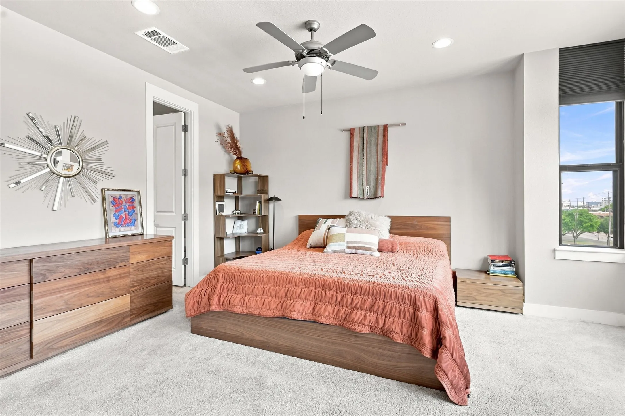 Townhouse For Sale in Tarrant County , 1114 S Adams Street, Fort Worth, Texas 76104, 3 Bedroom, 4 Bathroom, 2 Garage spaces, 2,052 Sqft, built in 2013, mls#21345848, Real Estate Agent in Fort Worth, Homes For Sale in Tarrant county, Homes For Sale in Fort Worth, Realtor in Fort Worth Texas, Real Estate Brokerage Independent Realty Texas, Luminita Cordes Realtor