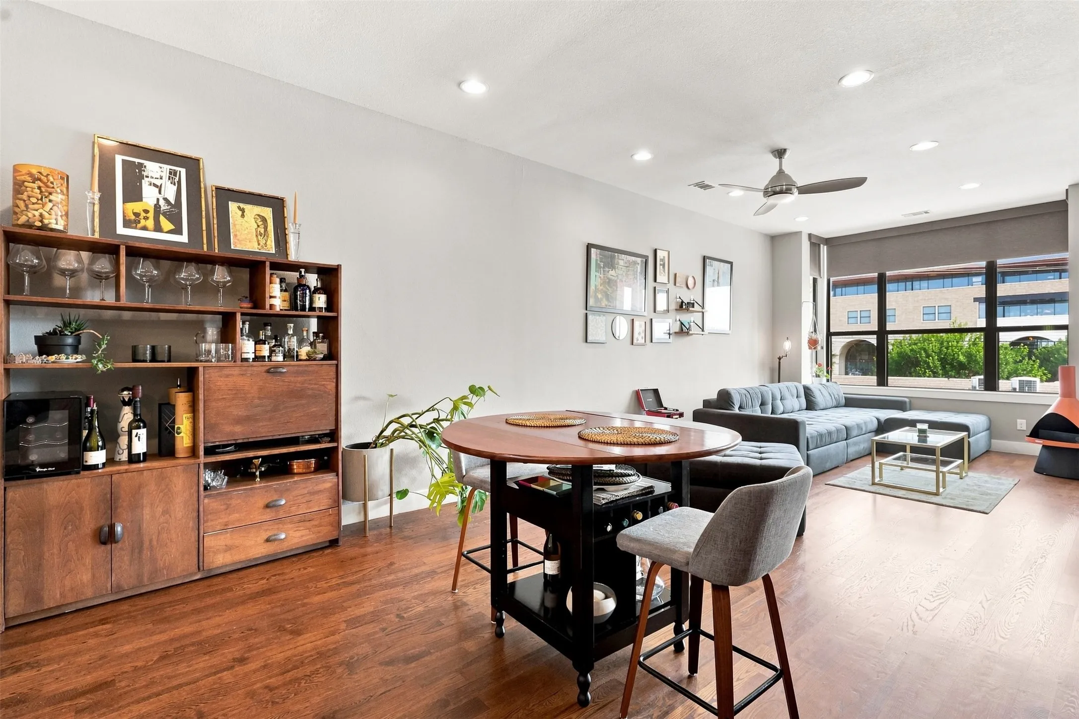 Townhouse For Sale in Tarrant County , 1114 S Adams Street, Fort Worth, Texas 76104, 3 Bedroom, 4 Bathroom, 2 Garage spaces, 2,052 Sqft, built in 2013, mls#21345848, Real Estate Agent in Fort Worth, Homes For Sale in Tarrant county, Homes For Sale in Fort Worth, Realtor in Fort Worth Texas, Real Estate Brokerage Independent Realty Texas, Luminita Cordes Realtor