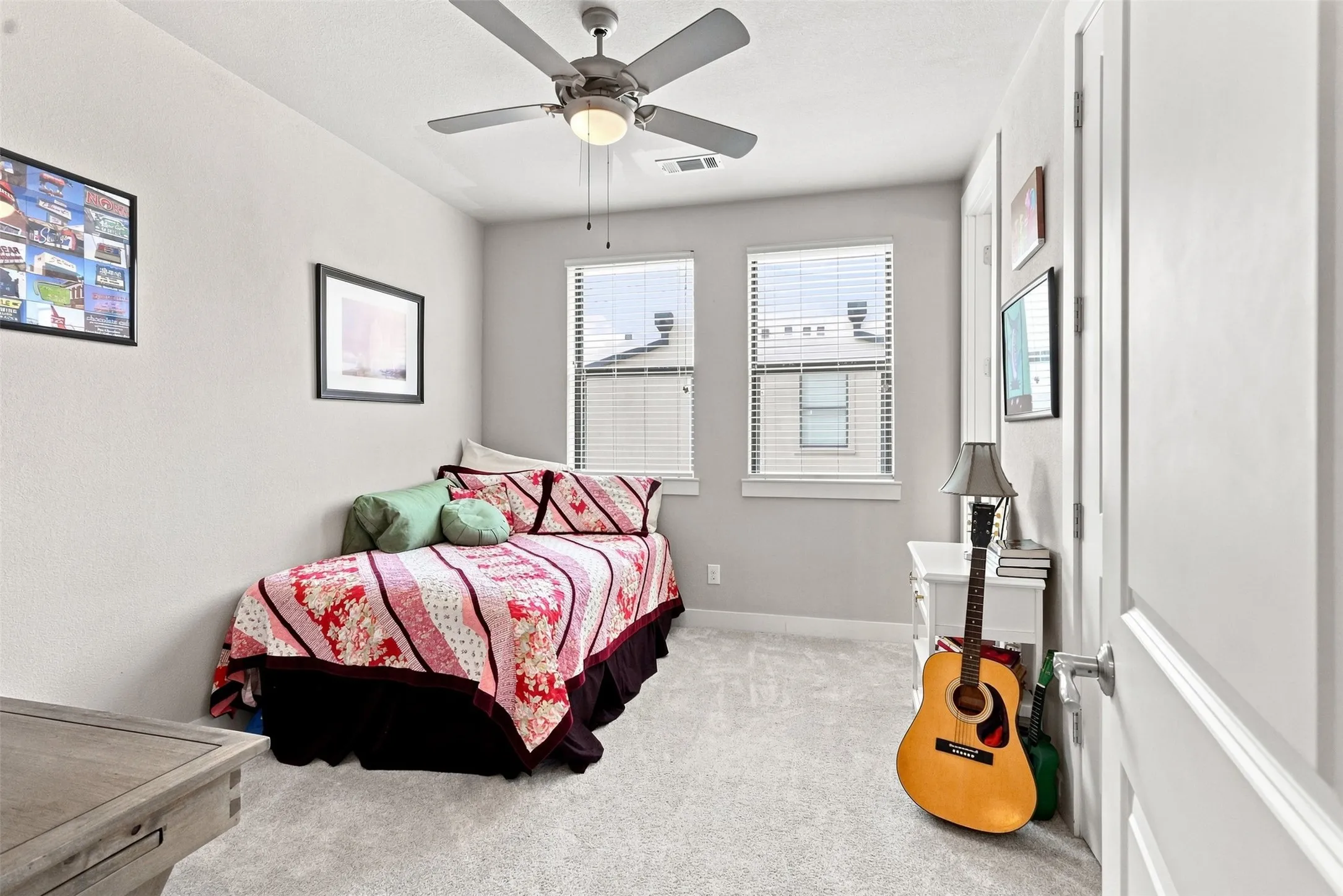 Townhouse For Sale in Tarrant County , 1114 S Adams Street, Fort Worth, Texas 76104, 3 Bedroom, 4 Bathroom, 2 Garage spaces, 2,052 Sqft, built in 2013, mls#21345848, Real Estate Agent in Fort Worth, Homes For Sale in Tarrant county, Homes For Sale in Fort Worth, Realtor in Fort Worth Texas, Real Estate Brokerage Independent Realty Texas, Luminita Cordes Realtor