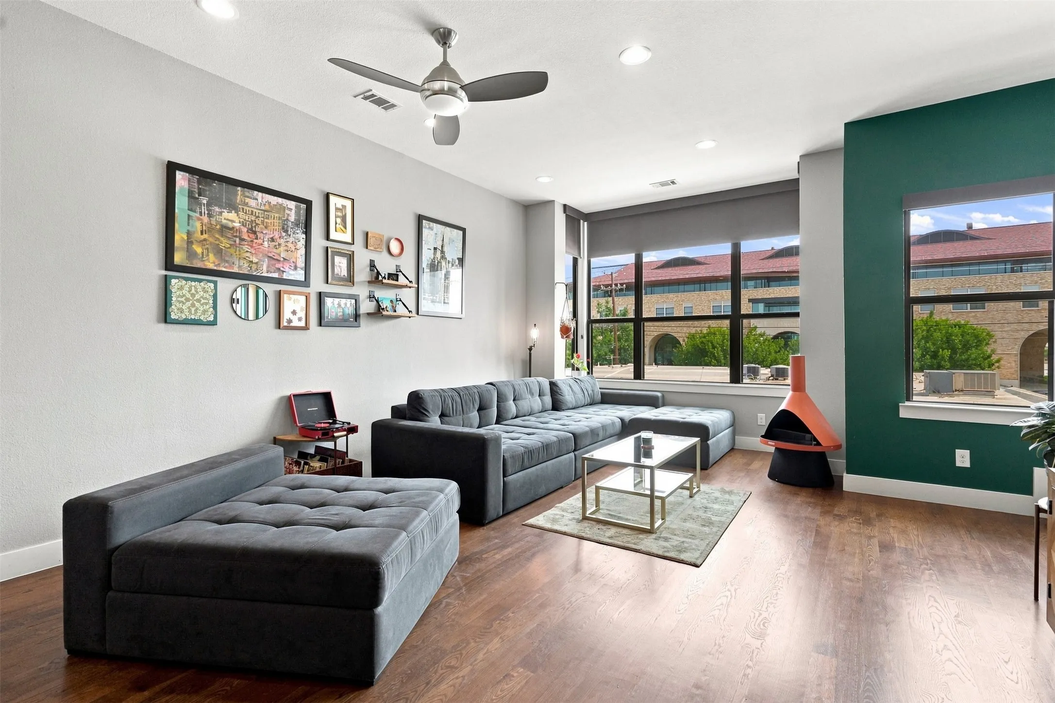 Townhouse For Sale in Tarrant County , 1114 S Adams Street, Fort Worth, Texas 76104, 3 Bedroom, 4 Bathroom, 2 Garage spaces, 2,052 Sqft, built in 2013, mls#21345848, Real Estate Agent in Fort Worth, Homes For Sale in Tarrant county, Homes For Sale in Fort Worth, Realtor in Fort Worth Texas, Real Estate Brokerage Independent Realty Texas, Luminita Cordes Realtor