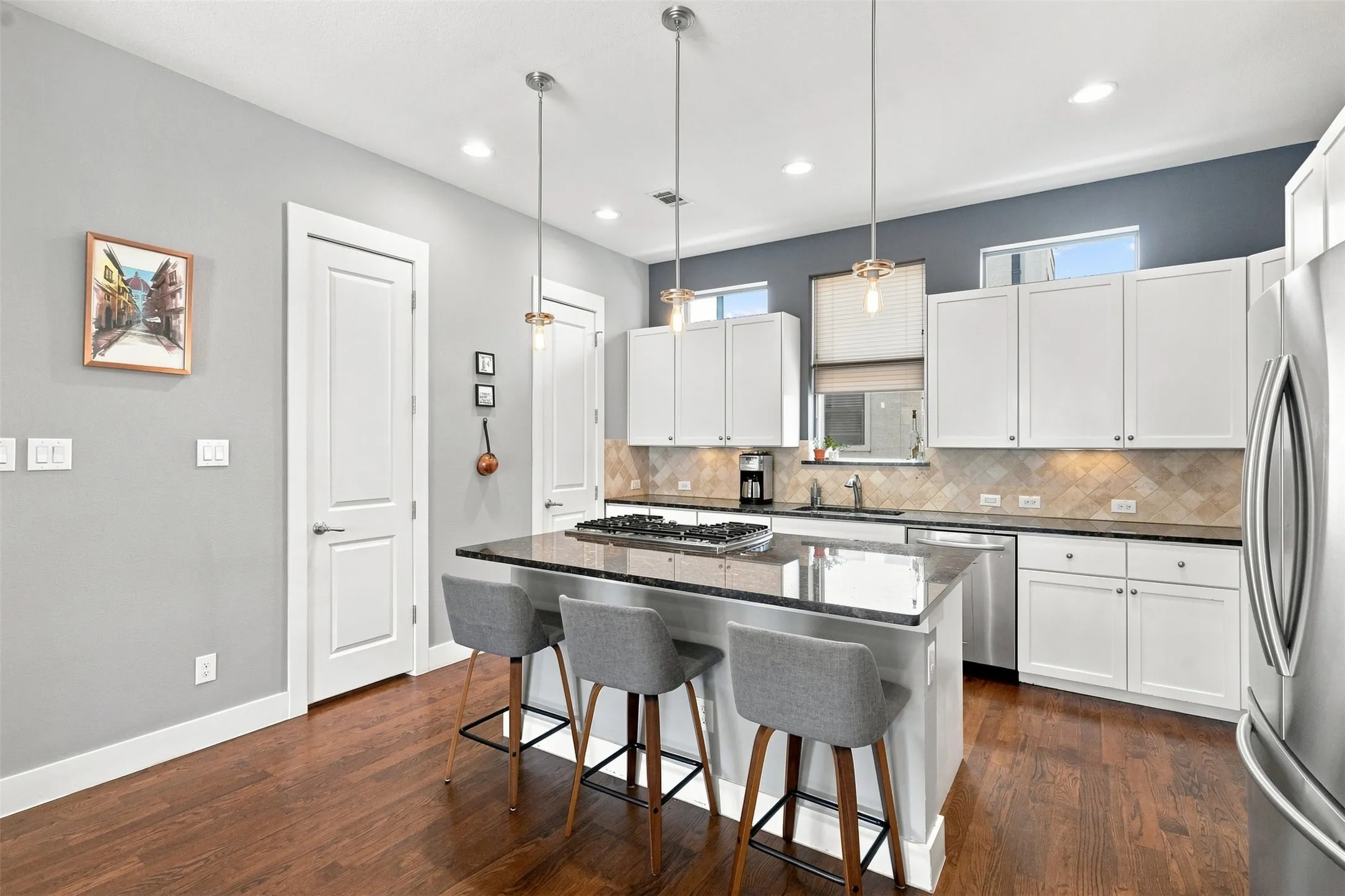 Townhouse For Sale in Tarrant County , 1114 S Adams Street, Fort Worth, Texas 76104, 3 Bedroom, 4 Bathroom, 2 Garage spaces, 2,052 Sqft, built in 2013, mls#21345848, Real Estate Agent in Fort Worth, Homes For Sale in Tarrant county, Homes For Sale in Fort Worth, Realtor in Fort Worth Texas, Real Estate Brokerage Independent Realty Texas, Luminita Cordes Realtor