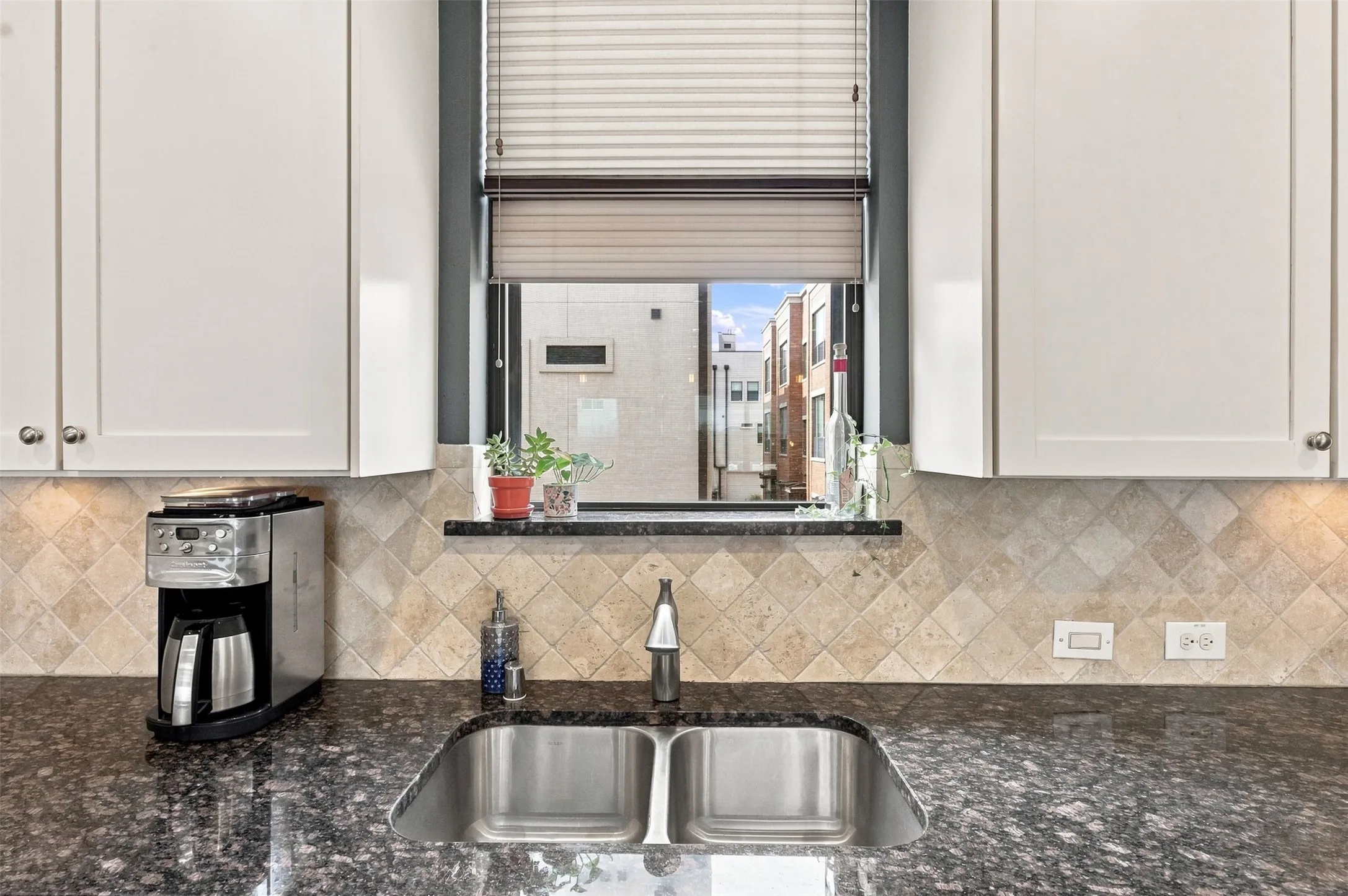 Townhouse For Sale in Tarrant County , 1114 S Adams Street, Fort Worth, Texas 76104, 3 Bedroom, 4 Bathroom, 2 Garage spaces, 2,052 Sqft, built in 2013, mls#21345848, Real Estate Agent in Fort Worth, Homes For Sale in Tarrant county, Homes For Sale in Fort Worth, Realtor in Fort Worth Texas, Real Estate Brokerage Independent Realty Texas, Luminita Cordes Realtor
