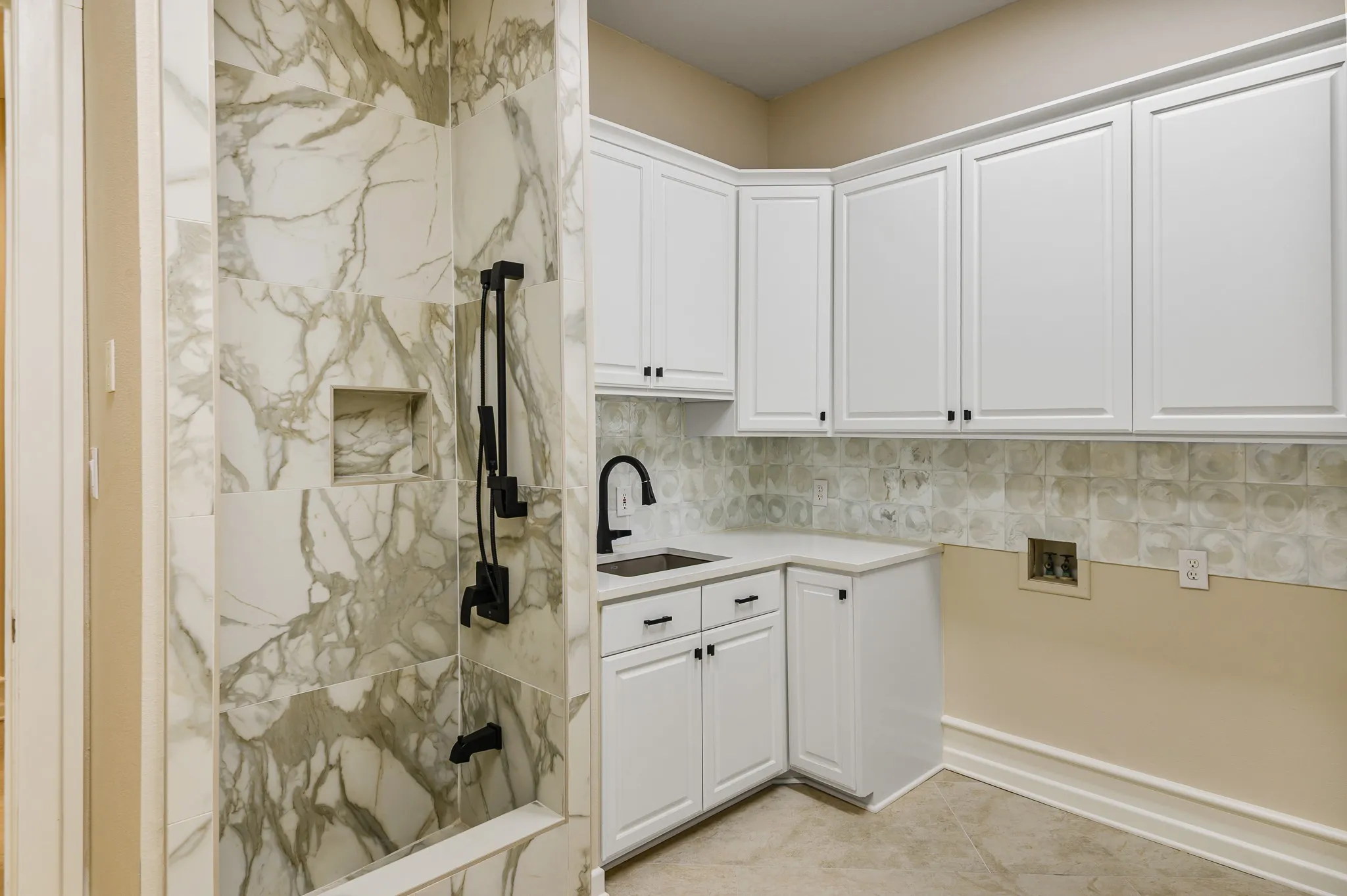 Single Family Residence For Sale in Taylor County , 820 S US Highway 83, Abilene, Texas 79602, 5 Bedroom, 6 Bathroom, 3 Garage spaces, 7,534 Sqft, built in 2000, Price $3,900,000, mls#21334477, Real Estate Agent in Abilene, Homes For Sale in Taylor county, Homes For Sale in Abilene, Realtor in Abilene Texas, Real Estate Brokerage Independent Realty Texas, Luminita Cordes Realtor