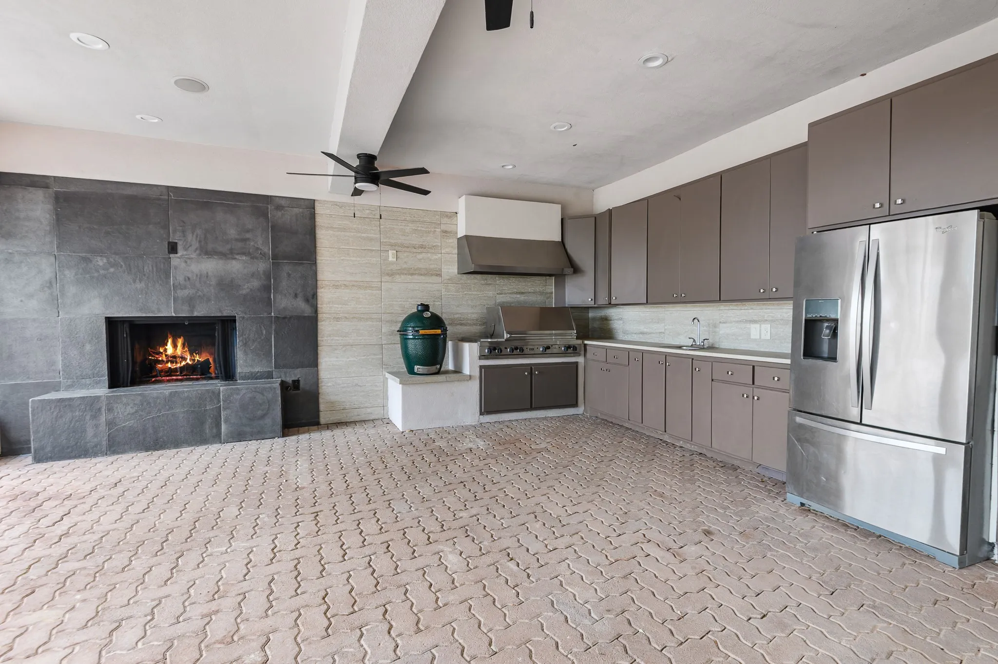 Single Family Residence For Sale in Taylor County , 820 S US Highway 83, Abilene, Texas 79602, 5 Bedroom, 6 Bathroom, 3 Garage spaces, 7,534 Sqft, built in 2000, Price $3,900,000, mls#21334477, Real Estate Agent in Abilene, Homes For Sale in Taylor county, Homes For Sale in Abilene, Realtor in Abilene Texas, Real Estate Brokerage Independent Realty Texas, Luminita Cordes Realtor