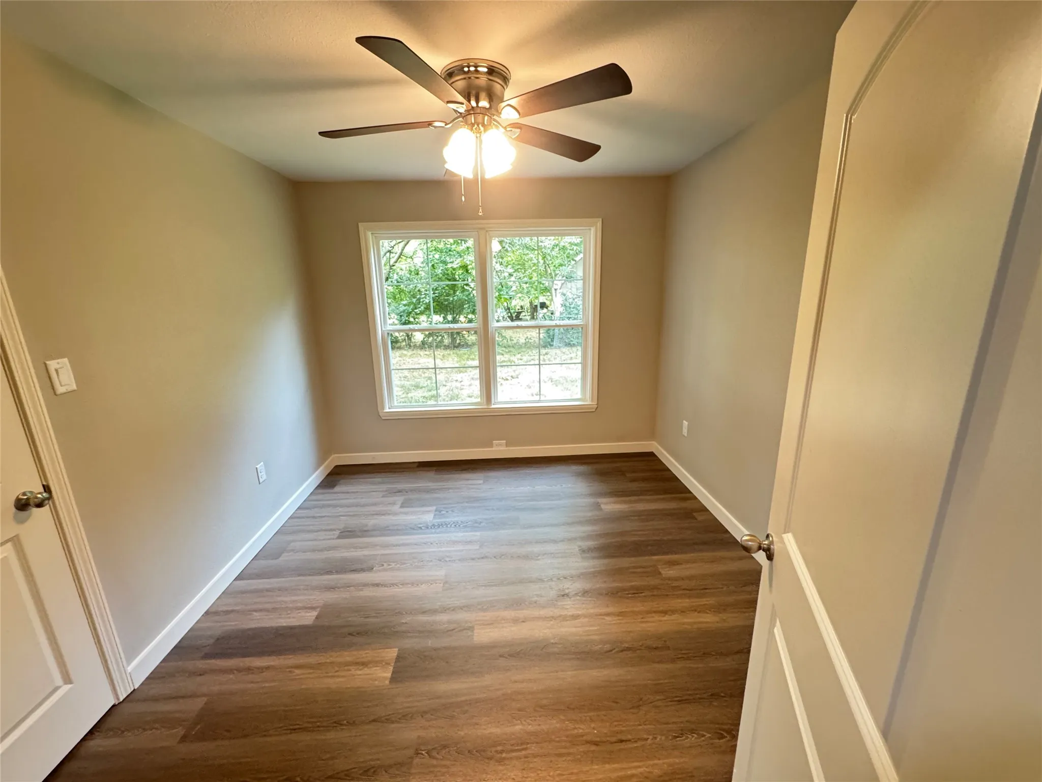 Single Family Residence For Sale in Hopkins County , 108 California Street E, Sulphur Springs, Texas 75482, 3 Bedroom, 2 Bathroom, 2 Garage spaces, 1,547 Sqft, built in 1951, mls#21345937, Real Estate Agent in Sulphur Springs, Homes For Sale in Hopkins county, Homes For Sale in Sulphur Springs, Realtor in Sulphur Springs Texas, Real Estate Brokerage Independent Realty Texas, Luminita Cordes Realtor