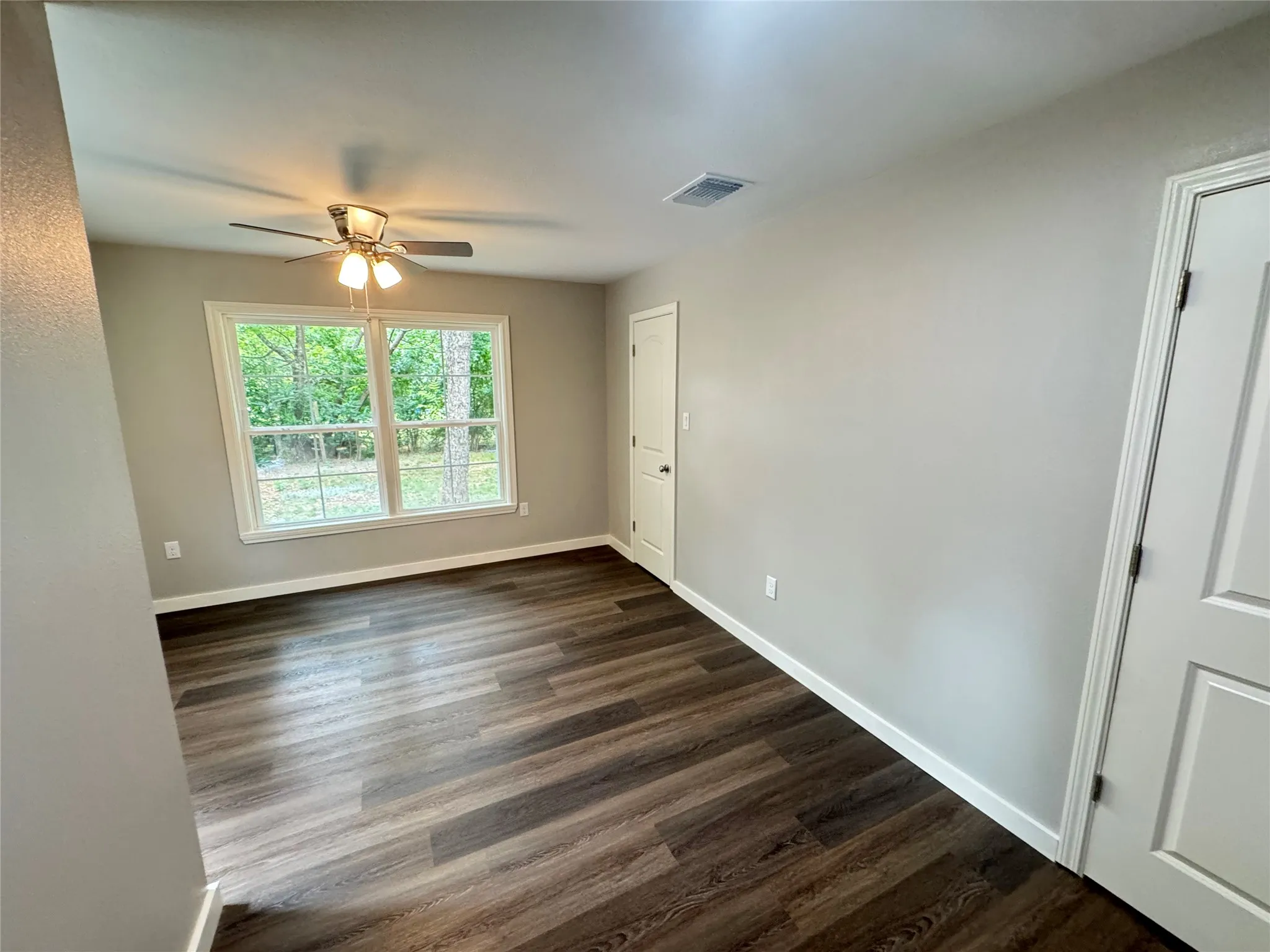 Single Family Residence For Sale in Hopkins County , 108 California Street E, Sulphur Springs, Texas 75482, 3 Bedroom, 2 Bathroom, 2 Garage spaces, 1,547 Sqft, built in 1951, mls#21345937, Real Estate Agent in Sulphur Springs, Homes For Sale in Hopkins county, Homes For Sale in Sulphur Springs, Realtor in Sulphur Springs Texas, Real Estate Brokerage Independent Realty Texas, Luminita Cordes Realtor