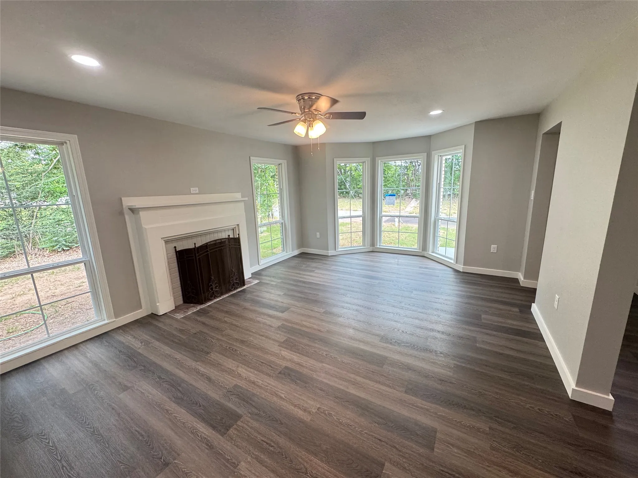Single Family Residence For Sale in Hopkins County , 108 California Street E, Sulphur Springs, Texas 75482, 3 Bedroom, 2 Bathroom, 2 Garage spaces, 1,547 Sqft, built in 1951, mls#21345937, Real Estate Agent in Sulphur Springs, Homes For Sale in Hopkins county, Homes For Sale in Sulphur Springs, Realtor in Sulphur Springs Texas, Real Estate Brokerage Independent Realty Texas, Luminita Cordes Realtor