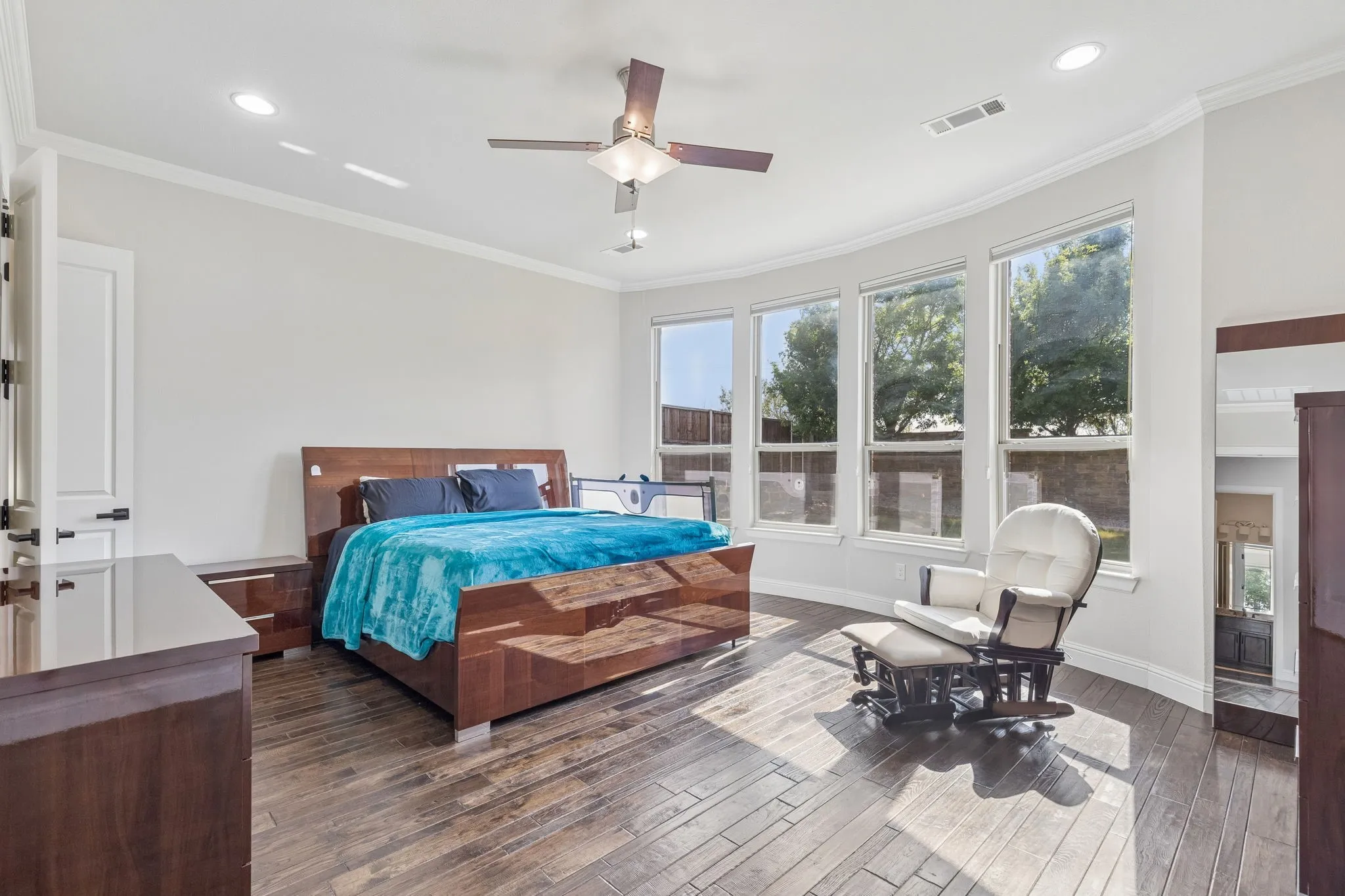 Single Family Residence For Sale in Tarrant County , 400 Winding Ridge Trail, Southlake, Texas 76092, 5 Bedroom, 7 Bathroom, 3 Garage spaces, 4,828 Sqft, built in 2016, mls#21346016, Real Estate Agent in Southlake, Homes For Sale in Tarrant county, Homes For Sale in Southlake, Realtor in Southlake Texas, Real Estate Brokerage Independent Realty Texas, Luminita Cordes Realtor