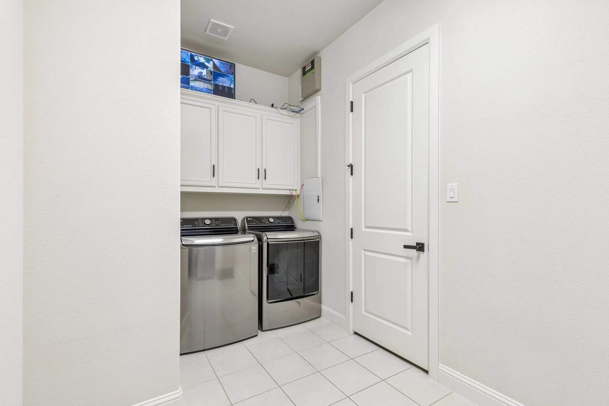Single Family Residence For Sale in Tarrant County , 400 Winding Ridge Trail, Southlake, Texas 76092, 5 Bedroom, 7 Bathroom, 3 Garage spaces, 4,828 Sqft, built in 2016, mls#21346016, Real Estate Agent in Southlake, Homes For Sale in Tarrant county, Homes For Sale in Southlake, Realtor in Southlake Texas, Real Estate Brokerage Independent Realty Texas, Luminita Cordes Realtor