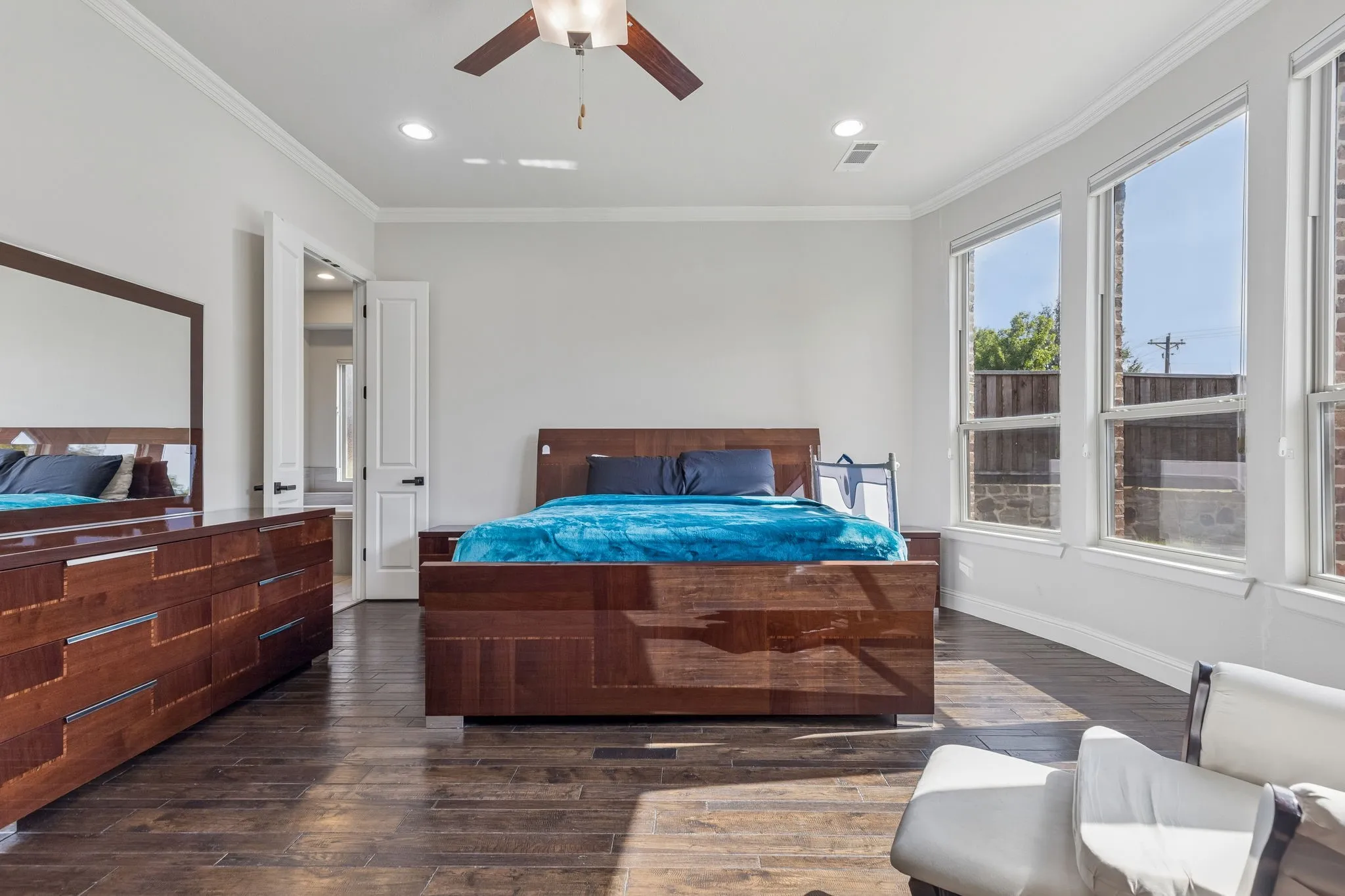Single Family Residence For Sale in Tarrant County , 400 Winding Ridge Trail, Southlake, Texas 76092, 5 Bedroom, 7 Bathroom, 3 Garage spaces, 4,828 Sqft, built in 2016, mls#21346016, Real Estate Agent in Southlake, Homes For Sale in Tarrant county, Homes For Sale in Southlake, Realtor in Southlake Texas, Real Estate Brokerage Independent Realty Texas, Luminita Cordes Realtor