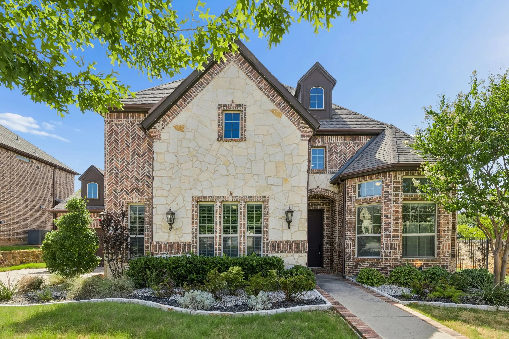 Single Family Residence For Sale in Tarrant County , 400 Winding Ridge Trail, Southlake, Texas 76092, 5 Bedroom, 7 Bathroom, 3 Garage spaces, 4,828 Sqft, built in 2016, mls#21346016, Real Estate Agent in Southlake, Homes For Sale in Tarrant county, Homes For Sale in Southlake, Realtor in Southlake Texas, Real Estate Brokerage Independent Realty Texas, Luminita Cordes Realtor