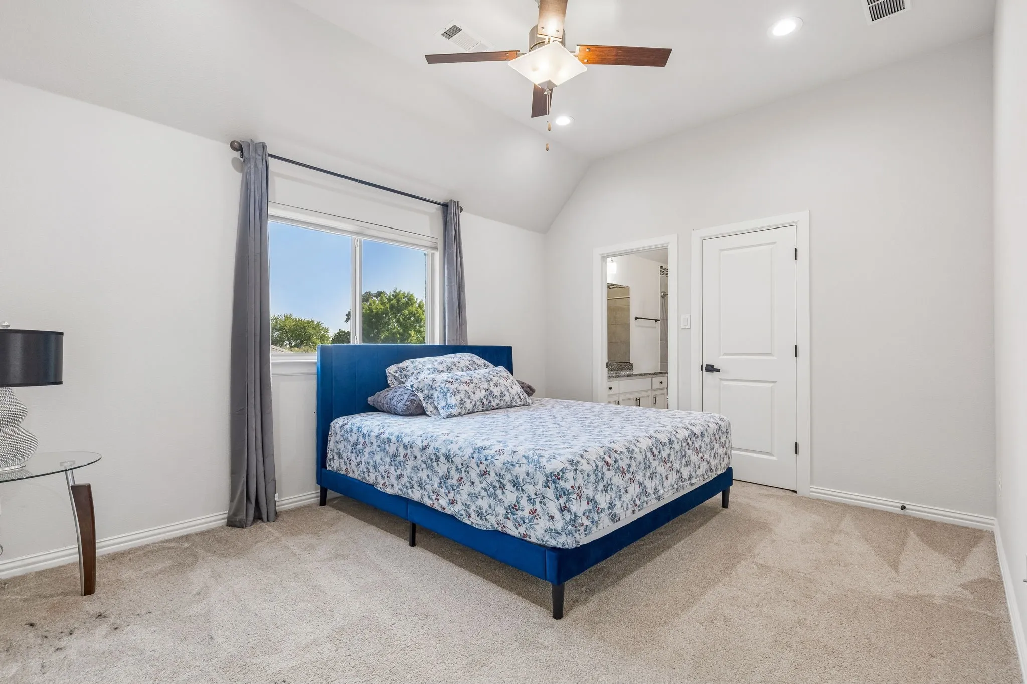Single Family Residence For Sale in Tarrant County , 400 Winding Ridge Trail, Southlake, Texas 76092, 5 Bedroom, 7 Bathroom, 3 Garage spaces, 4,828 Sqft, built in 2016, mls#21346016, Real Estate Agent in Southlake, Homes For Sale in Tarrant county, Homes For Sale in Southlake, Realtor in Southlake Texas, Real Estate Brokerage Independent Realty Texas, Luminita Cordes Realtor