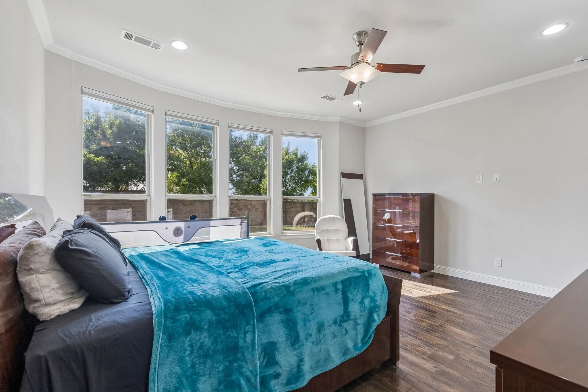 Single Family Residence For Sale in Tarrant County , 400 Winding Ridge Trail, Southlake, Texas 76092, 5 Bedroom, 7 Bathroom, 3 Garage spaces, 4,828 Sqft, built in 2016, mls#21346016, Real Estate Agent in Southlake, Homes For Sale in Tarrant county, Homes For Sale in Southlake, Realtor in Southlake Texas, Real Estate Brokerage Independent Realty Texas, Luminita Cordes Realtor