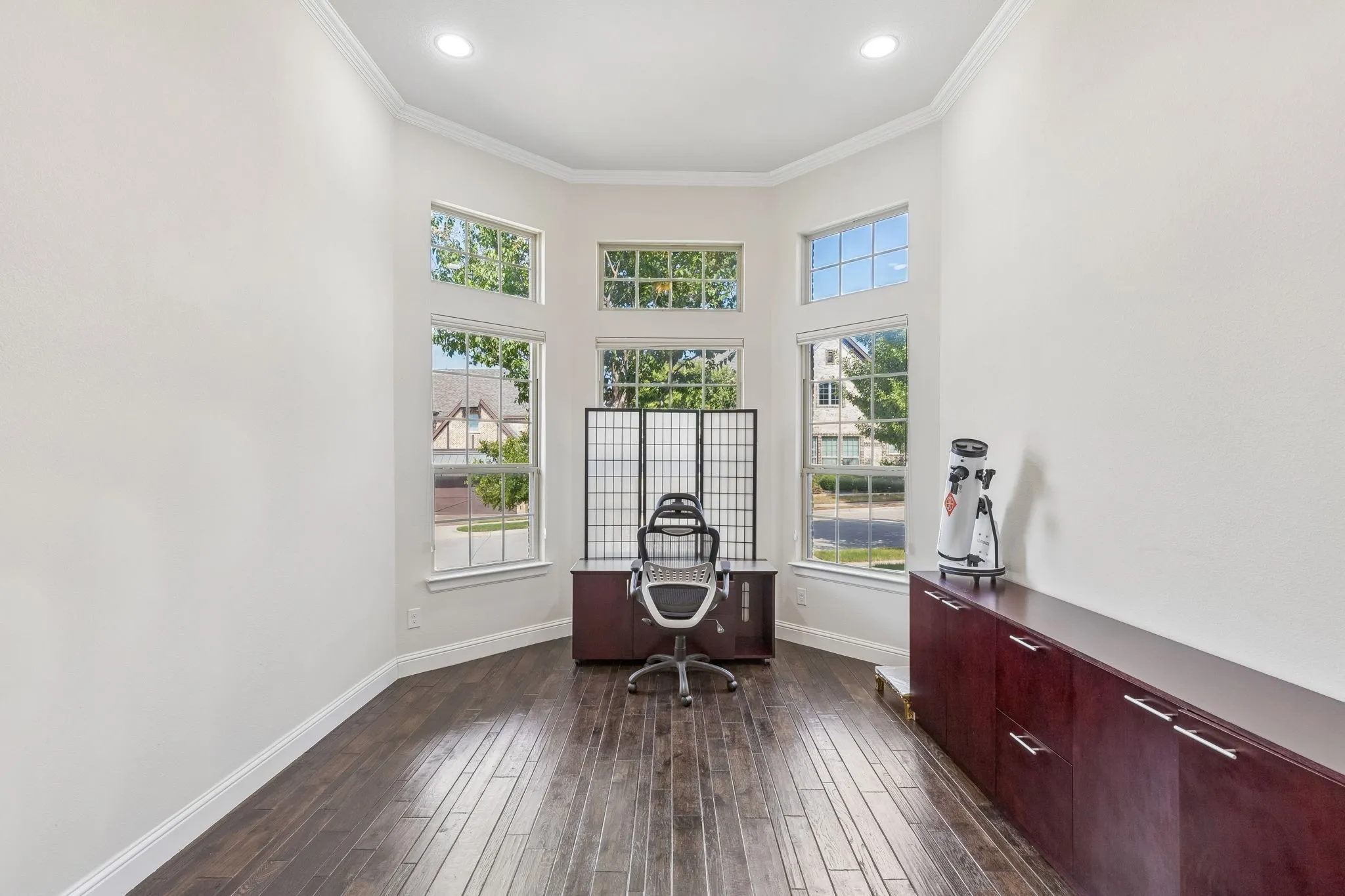Single Family Residence For Sale in Tarrant County , 400 Winding Ridge Trail, Southlake, Texas 76092, 5 Bedroom, 7 Bathroom, 3 Garage spaces, 4,828 Sqft, built in 2016, mls#21346016, Real Estate Agent in Southlake, Homes For Sale in Tarrant county, Homes For Sale in Southlake, Realtor in Southlake Texas, Real Estate Brokerage Independent Realty Texas, Luminita Cordes Realtor