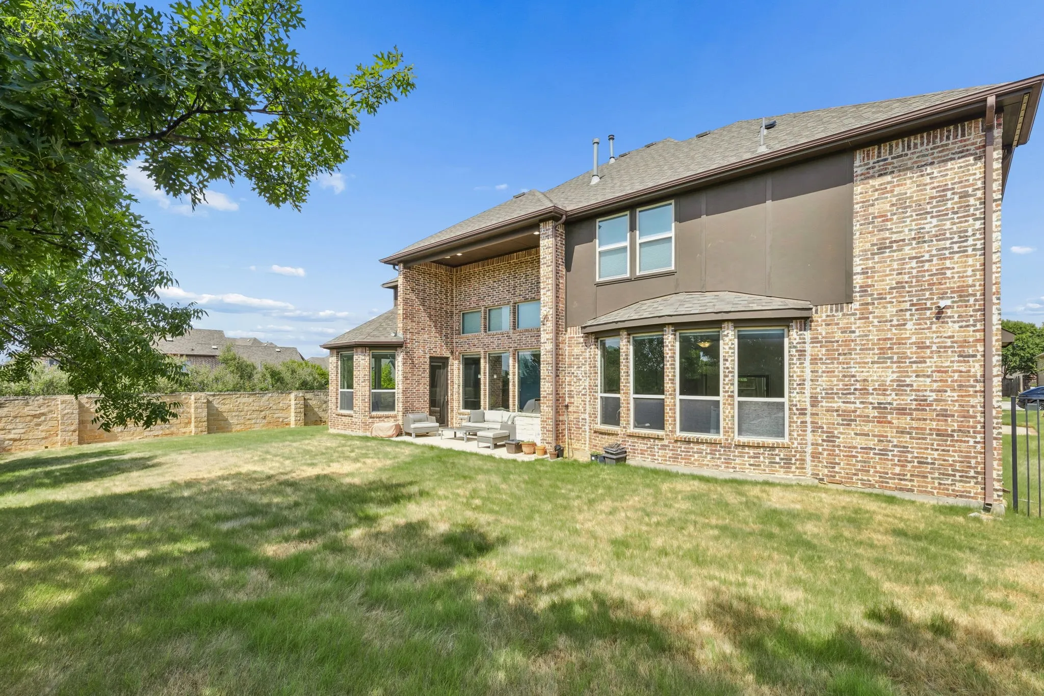 Single Family Residence For Sale in Tarrant County , 400 Winding Ridge Trail, Southlake, Texas 76092, 5 Bedroom, 7 Bathroom, 3 Garage spaces, 4,828 Sqft, built in 2016, mls#21346016, Real Estate Agent in Southlake, Homes For Sale in Tarrant county, Homes For Sale in Southlake, Realtor in Southlake Texas, Real Estate Brokerage Independent Realty Texas, Luminita Cordes Realtor