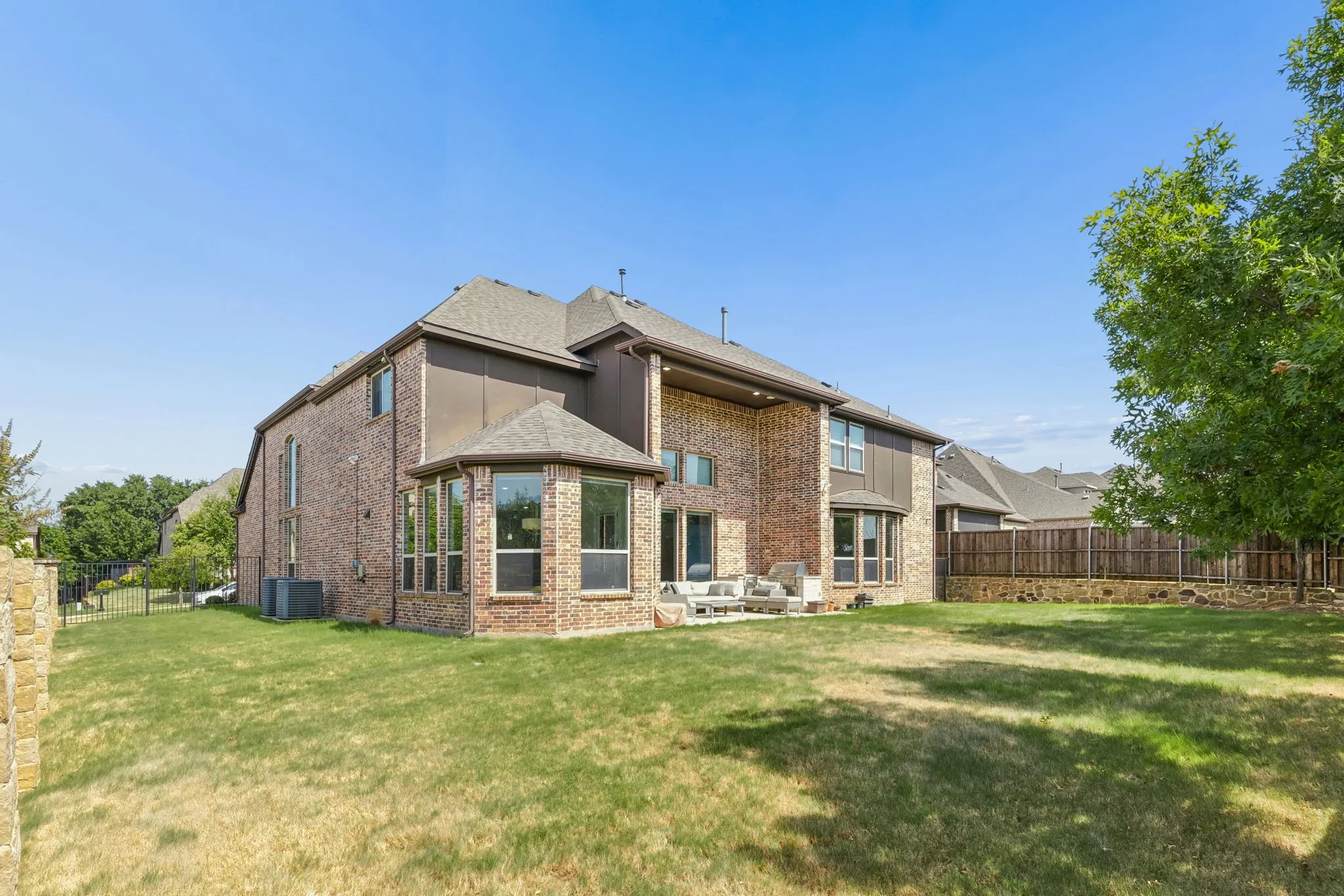 Single Family Residence For Sale in Tarrant County , 400 Winding Ridge Trail, Southlake, Texas 76092, 5 Bedroom, 7 Bathroom, 3 Garage spaces, 4,828 Sqft, built in 2016, mls#21346016, Real Estate Agent in Southlake, Homes For Sale in Tarrant county, Homes For Sale in Southlake, Realtor in Southlake Texas, Real Estate Brokerage Independent Realty Texas, Luminita Cordes Realtor