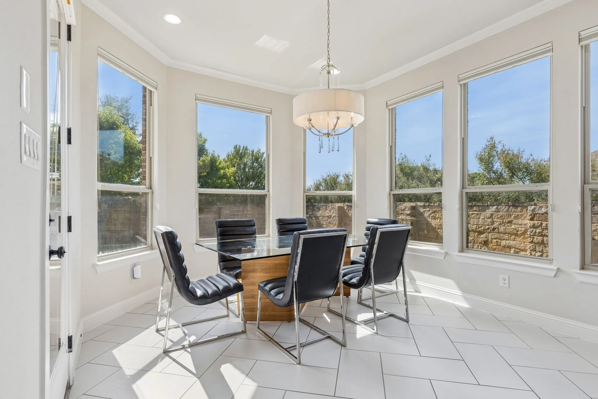 Single Family Residence For Sale in Tarrant County , 400 Winding Ridge Trail, Southlake, Texas 76092, 5 Bedroom, 7 Bathroom, 3 Garage spaces, 4,828 Sqft, built in 2016, mls#21346016, Real Estate Agent in Southlake, Homes For Sale in Tarrant county, Homes For Sale in Southlake, Realtor in Southlake Texas, Real Estate Brokerage Independent Realty Texas, Luminita Cordes Realtor