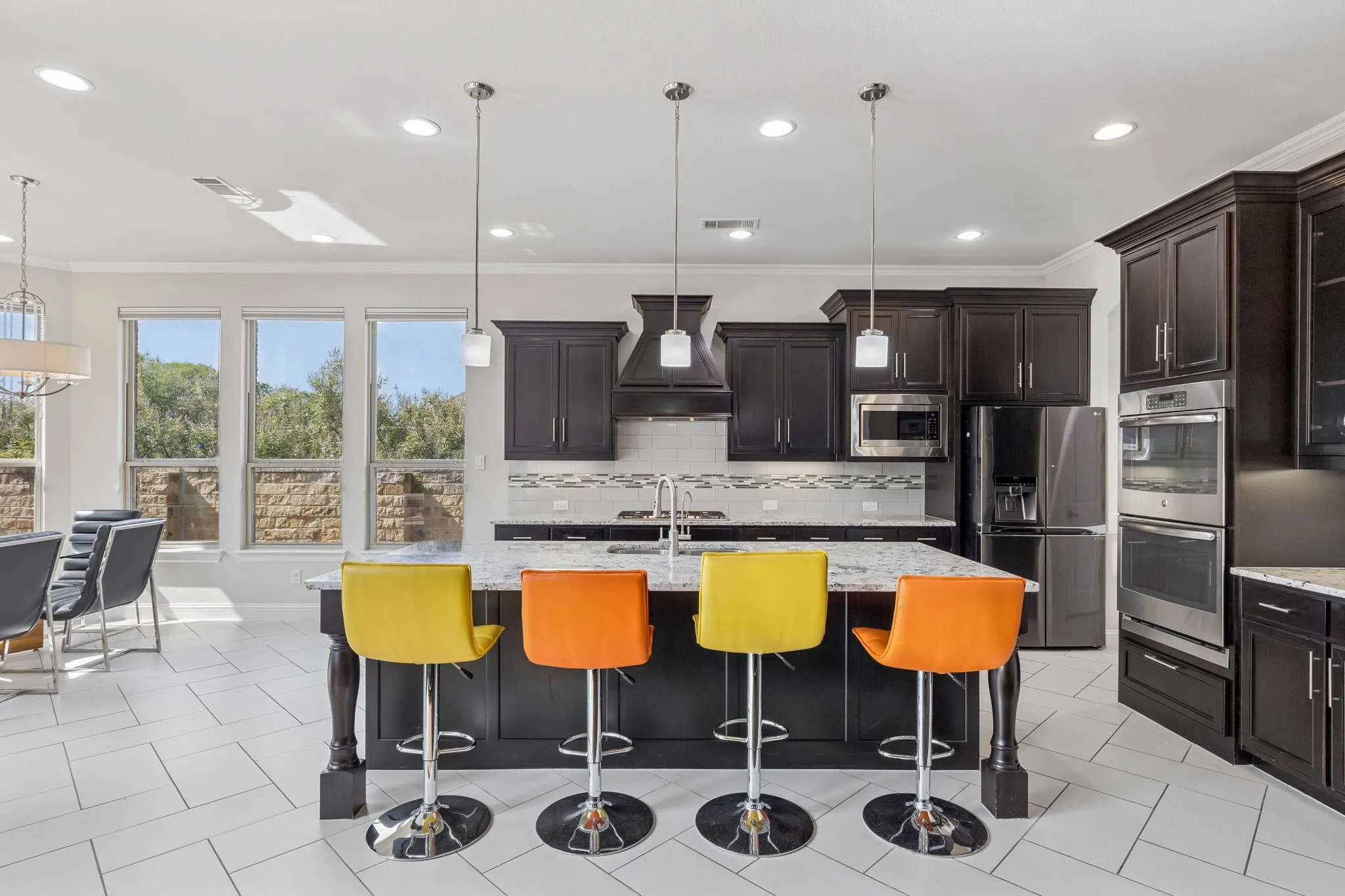 Single Family Residence For Sale in Tarrant County , 400 Winding Ridge Trail, Southlake, Texas 76092, 5 Bedroom, 7 Bathroom, 3 Garage spaces, 4,828 Sqft, built in 2016, mls#21346016, Real Estate Agent in Southlake, Homes For Sale in Tarrant county, Homes For Sale in Southlake, Realtor in Southlake Texas, Real Estate Brokerage Independent Realty Texas, Luminita Cordes Realtor