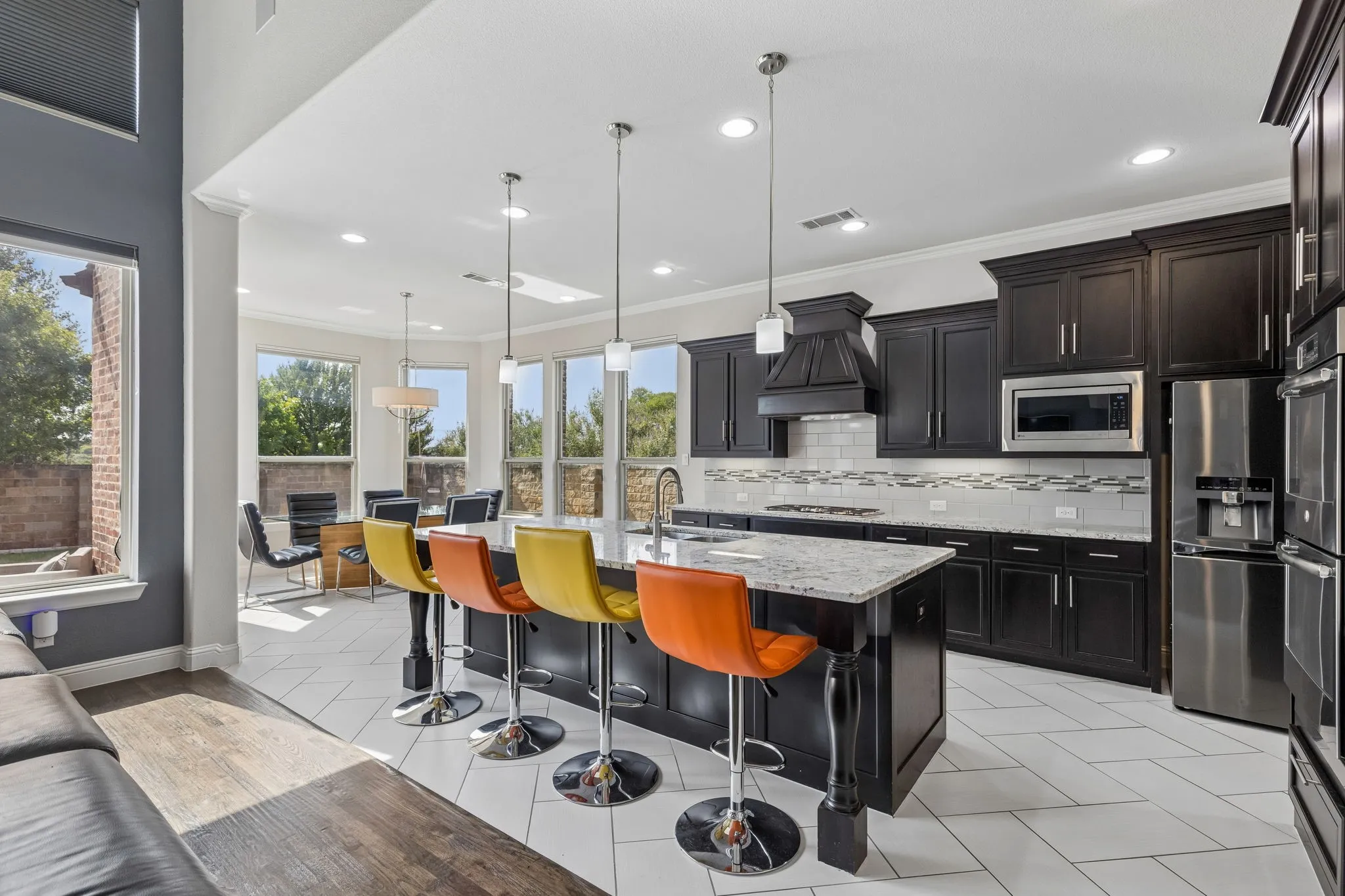 Single Family Residence For Sale in Tarrant County , 400 Winding Ridge Trail, Southlake, Texas 76092, 5 Bedroom, 7 Bathroom, 3 Garage spaces, 4,828 Sqft, built in 2016, mls#21346016, Real Estate Agent in Southlake, Homes For Sale in Tarrant county, Homes For Sale in Southlake, Realtor in Southlake Texas, Real Estate Brokerage Independent Realty Texas, Luminita Cordes Realtor