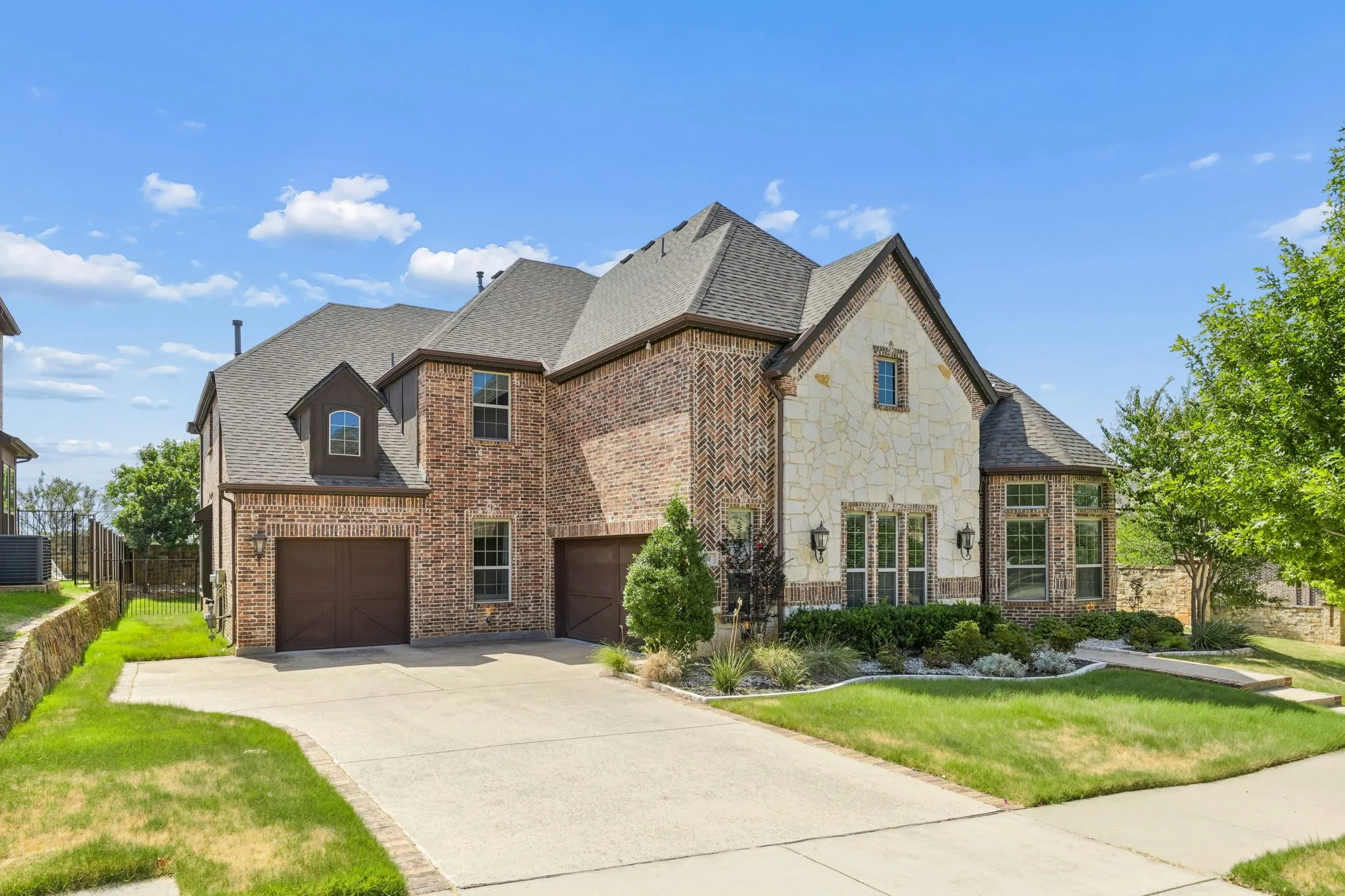 Single Family Residence For Sale in Tarrant County , 400 Winding Ridge Trail, Southlake, Texas 76092, 5 Bedroom, 7 Bathroom, 3 Garage spaces, 4,828 Sqft, built in 2016, mls#21346016, Real Estate Agent in Southlake, Homes For Sale in Tarrant county, Homes For Sale in Southlake, Realtor in Southlake Texas, Real Estate Brokerage Independent Realty Texas, Luminita Cordes Realtor