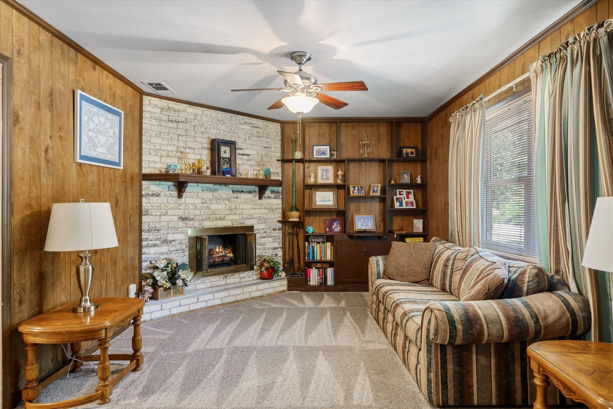 Single Family Residence For Sale in Van Zandt County , 1207 Lakeside Drive, Grand Saline, Texas 75140, 3 Bedroom, 2 Bathroom, Garage spaces, 1,202 Sqft, built in 1969, mls#21346019, Real Estate Agent in Grand Saline, Homes For Sale in Van Zandt county, Homes For Sale in Grand Saline, Realtor in Grand Saline Texas, Real Estate Brokerage Independent Realty Texas, Luminita Cordes Realtor