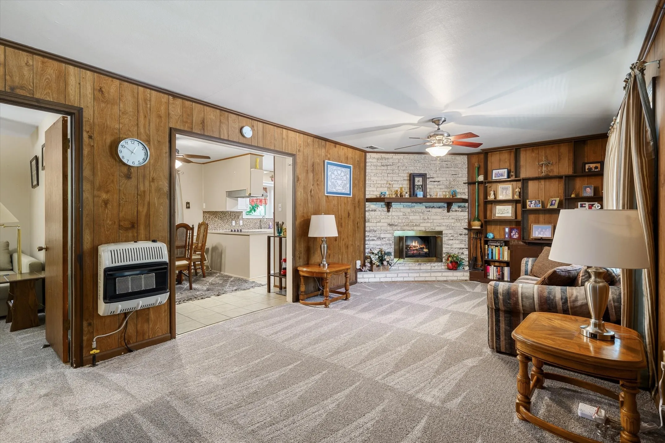 Single Family Residence For Sale in Van Zandt County , 1207 Lakeside Drive, Grand Saline, Texas 75140, 3 Bedroom, 2 Bathroom, Garage spaces, 1,202 Sqft, built in 1969, mls#21346019, Real Estate Agent in Grand Saline, Homes For Sale in Van Zandt county, Homes For Sale in Grand Saline, Realtor in Grand Saline Texas, Real Estate Brokerage Independent Realty Texas, Luminita Cordes Realtor
