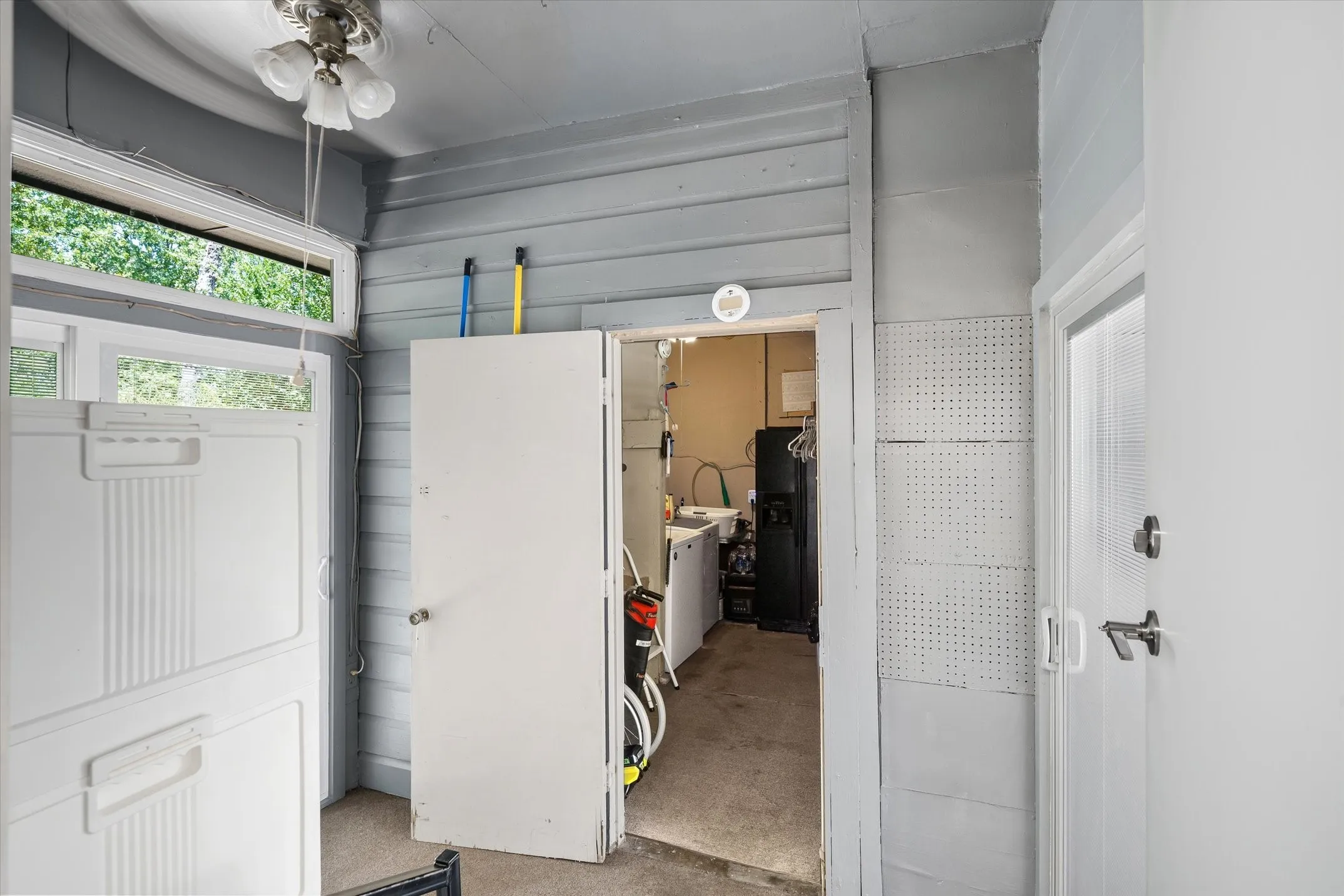 Single Family Residence For Sale in Van Zandt County , 1207 Lakeside Drive, Grand Saline, Texas 75140, 3 Bedroom, 2 Bathroom, Garage spaces, 1,202 Sqft, built in 1969, mls#21346019, Real Estate Agent in Grand Saline, Homes For Sale in Van Zandt county, Homes For Sale in Grand Saline, Realtor in Grand Saline Texas, Real Estate Brokerage Independent Realty Texas, Luminita Cordes Realtor