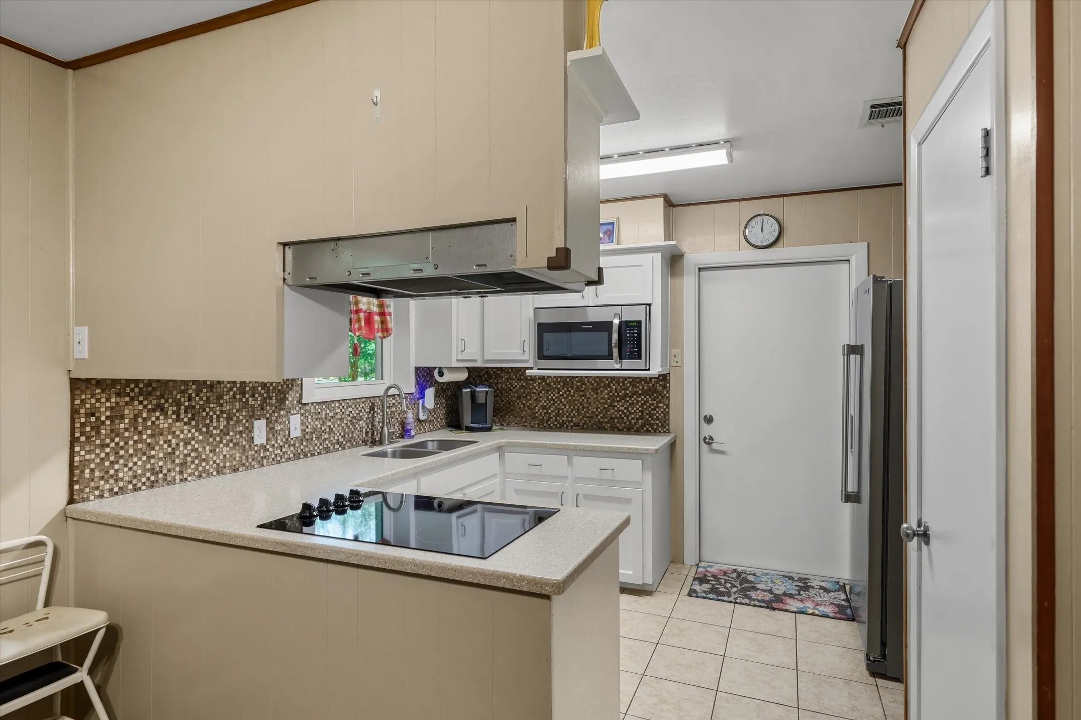 Single Family Residence For Sale in Van Zandt County , 1207 Lakeside Drive, Grand Saline, Texas 75140, 3 Bedroom, 2 Bathroom, Garage spaces, 1,202 Sqft, built in 1969, mls#21346019, Real Estate Agent in Grand Saline, Homes For Sale in Van Zandt county, Homes For Sale in Grand Saline, Realtor in Grand Saline Texas, Real Estate Brokerage Independent Realty Texas, Luminita Cordes Realtor