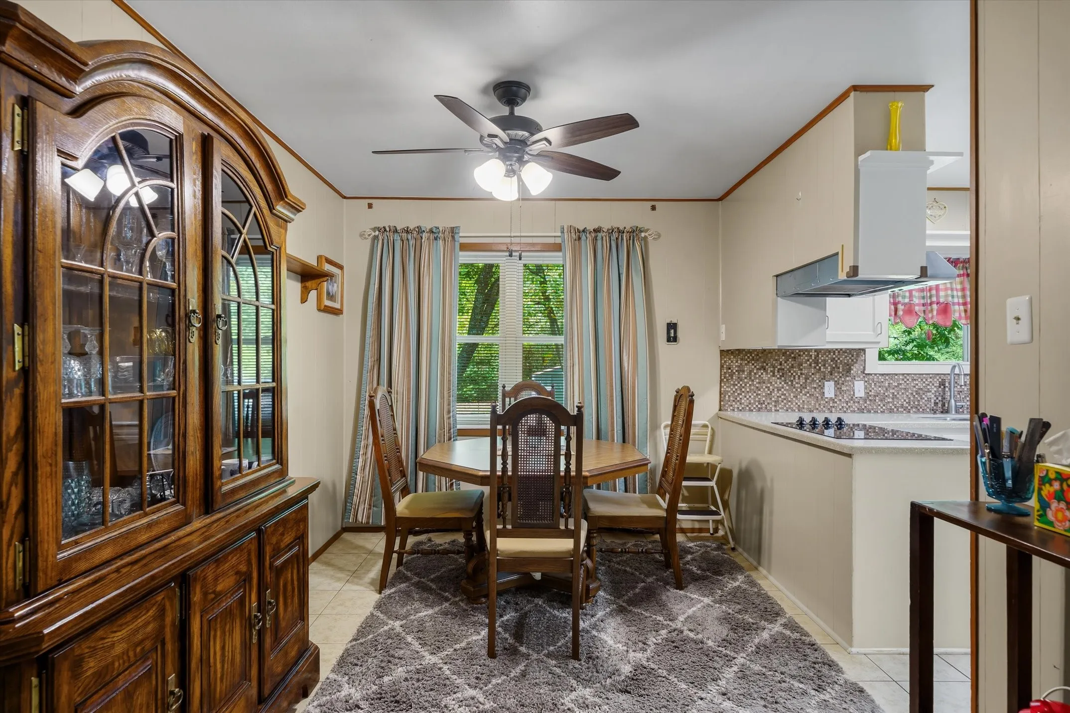 Single Family Residence For Sale in Van Zandt County , 1207 Lakeside Drive, Grand Saline, Texas 75140, 3 Bedroom, 2 Bathroom, Garage spaces, 1,202 Sqft, built in 1969, mls#21346019, Real Estate Agent in Grand Saline, Homes For Sale in Van Zandt county, Homes For Sale in Grand Saline, Realtor in Grand Saline Texas, Real Estate Brokerage Independent Realty Texas, Luminita Cordes Realtor