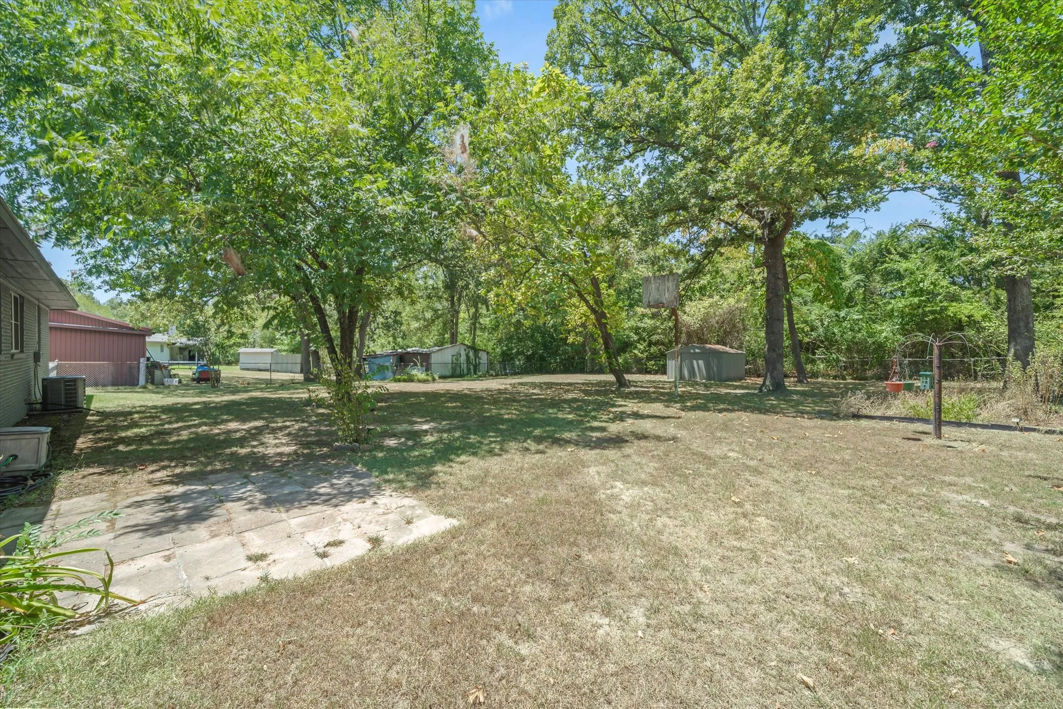 Single Family Residence For Sale in Van Zandt County , 1207 Lakeside Drive, Grand Saline, Texas 75140, 3 Bedroom, 2 Bathroom, Garage spaces, 1,202 Sqft, built in 1969, mls#21346019, Real Estate Agent in Grand Saline, Homes For Sale in Van Zandt county, Homes For Sale in Grand Saline, Realtor in Grand Saline Texas, Real Estate Brokerage Independent Realty Texas, Luminita Cordes Realtor