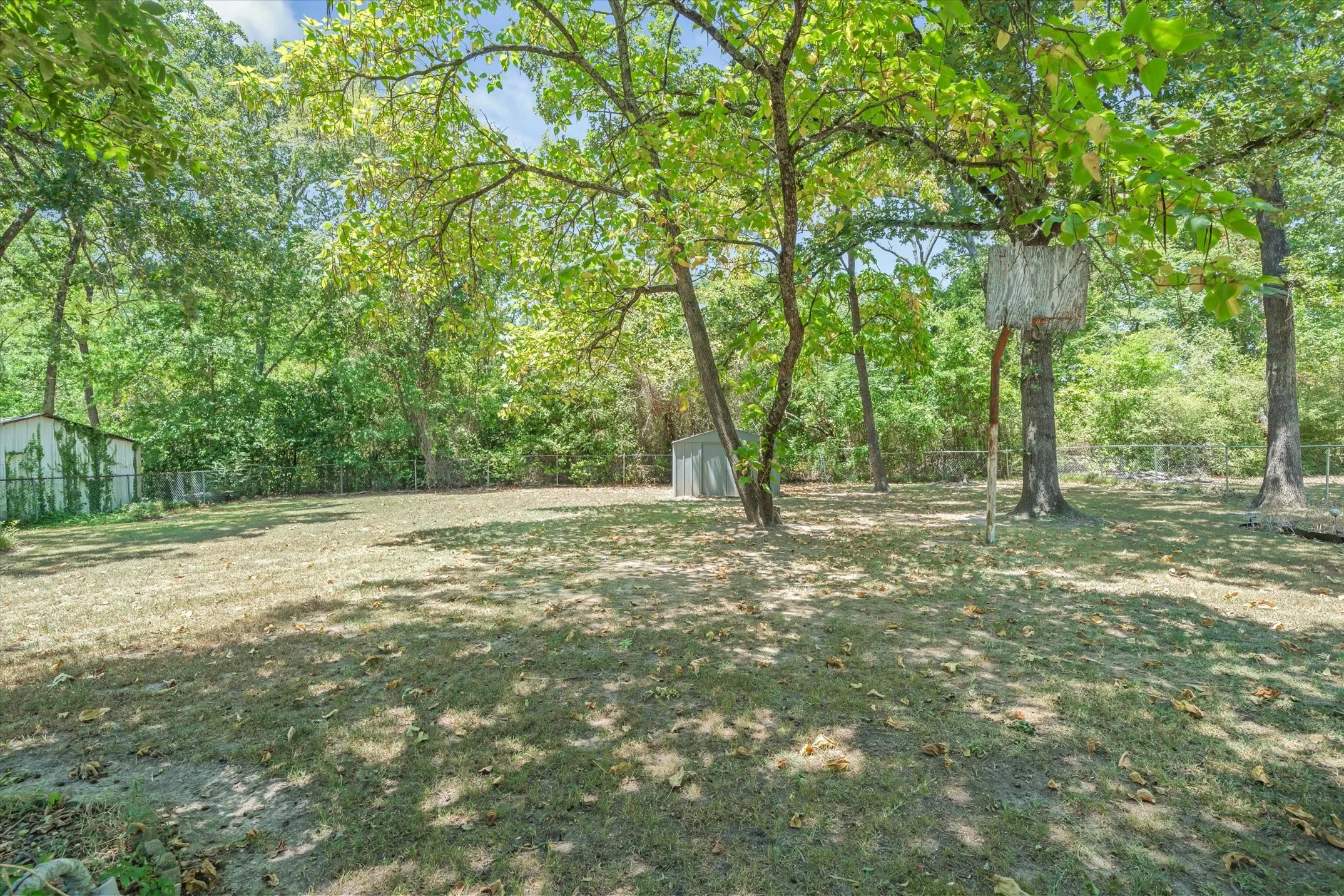 Single Family Residence For Sale in Van Zandt County , 1207 Lakeside Drive, Grand Saline, Texas 75140, 3 Bedroom, 2 Bathroom, Garage spaces, 1,202 Sqft, built in 1969, mls#21346019, Real Estate Agent in Grand Saline, Homes For Sale in Van Zandt county, Homes For Sale in Grand Saline, Realtor in Grand Saline Texas, Real Estate Brokerage Independent Realty Texas, Luminita Cordes Realtor