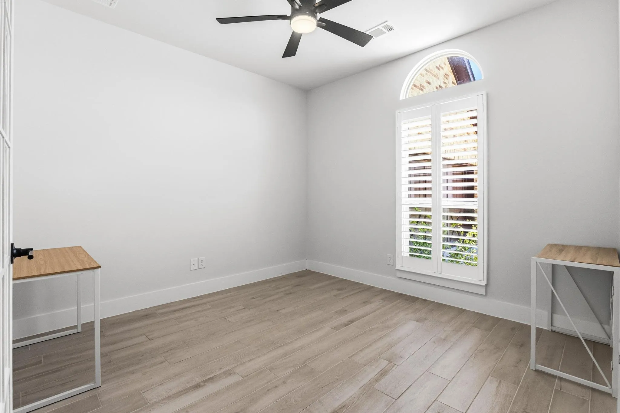 Single Family Residence For Rent in Tarrant County , 7028 Capanna Trail, Grand Prairie, Texas 75054, 4 Bedroom, 4 Bathroom, 2 Garage spaces, 3,356 Sqft, built in 2023, mls#21346027, Real Estate Agent in Grand Prairie, Homes For Rent in Tarrant county, Homes For Rent in Grand Prairie, Realtor in Grand Prairie Texas, Real Estate Brokerage Independent Realty Texas, Luminita Cordes Realtor