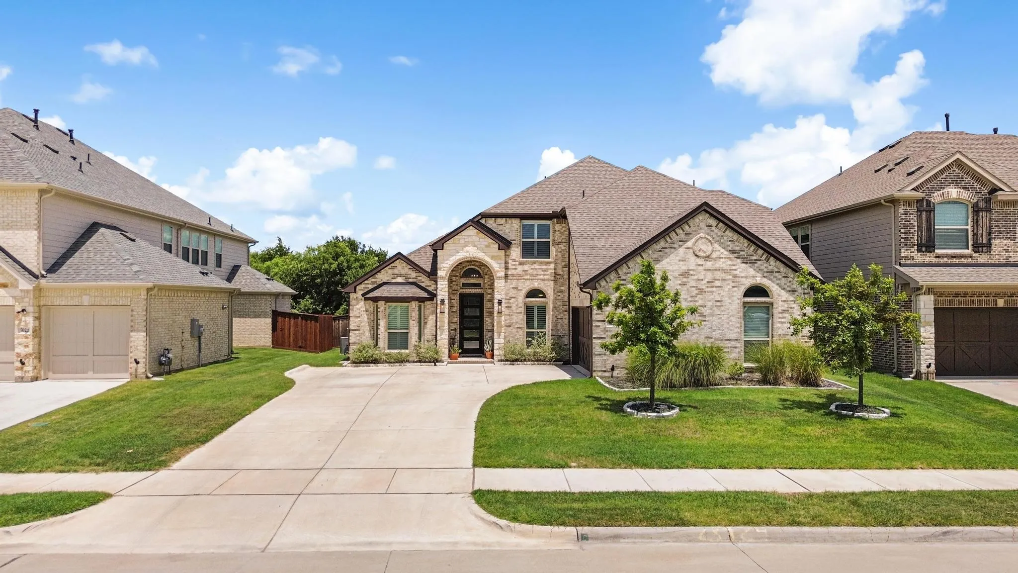 Single Family Residence For Rent in Tarrant County , 7028 Capanna Trail, Grand Prairie, Texas 75054, 4 Bedroom, 4 Bathroom, 2 Garage spaces, 3,356 Sqft, built in 2023, mls#21346027, Real Estate Agent in Grand Prairie, Homes For Rent in Tarrant county, Homes For Rent in Grand Prairie, Realtor in Grand Prairie Texas, Real Estate Brokerage Independent Realty Texas, Luminita Cordes Realtor