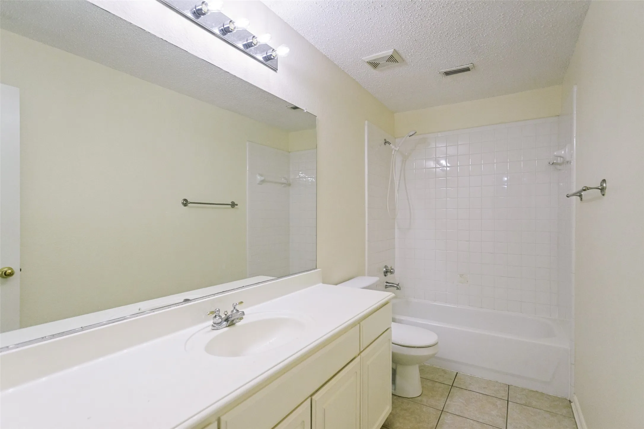 Single Family Residence For Sale in Collin County , 8300 Bent Tree Springs Drive, Plano, Texas 75025, 4 Bedroom, 3 Bathroom, 3 Garage spaces, 3,030 Sqft, built in 1999, mls#21346030, Real Estate Agent in Plano, Homes For Sale in Collin county, Homes For Sale in Plano, Realtor in Plano Texas, Real Estate Brokerage Independent Realty Texas, Luminita Cordes Realtor