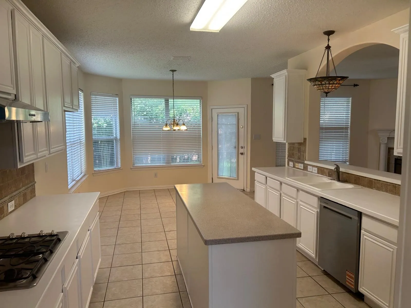 Single Family Residence For Sale in Collin County , 8300 Bent Tree Springs Drive, Plano, Texas 75025, 4 Bedroom, 3 Bathroom, 3 Garage spaces, 3,030 Sqft, built in 1999, mls#21346030, Real Estate Agent in Plano, Homes For Sale in Collin county, Homes For Sale in Plano, Realtor in Plano Texas, Real Estate Brokerage Independent Realty Texas, Luminita Cordes Realtor