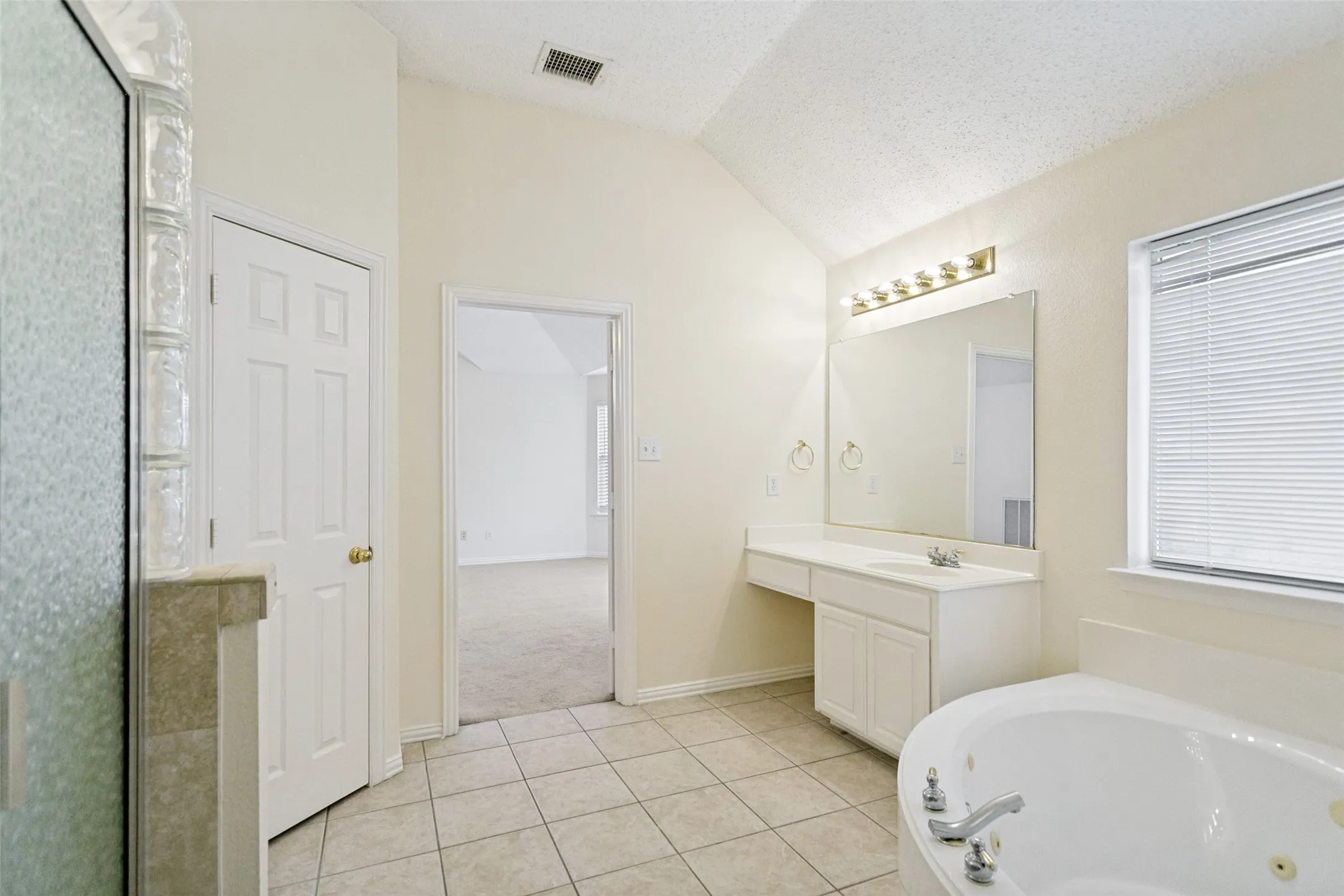 Single Family Residence For Sale in Collin County , 8300 Bent Tree Springs Drive, Plano, Texas 75025, 4 Bedroom, 3 Bathroom, 3 Garage spaces, 3,030 Sqft, built in 1999, mls#21346030, Real Estate Agent in Plano, Homes For Sale in Collin county, Homes For Sale in Plano, Realtor in Plano Texas, Real Estate Brokerage Independent Realty Texas, Luminita Cordes Realtor