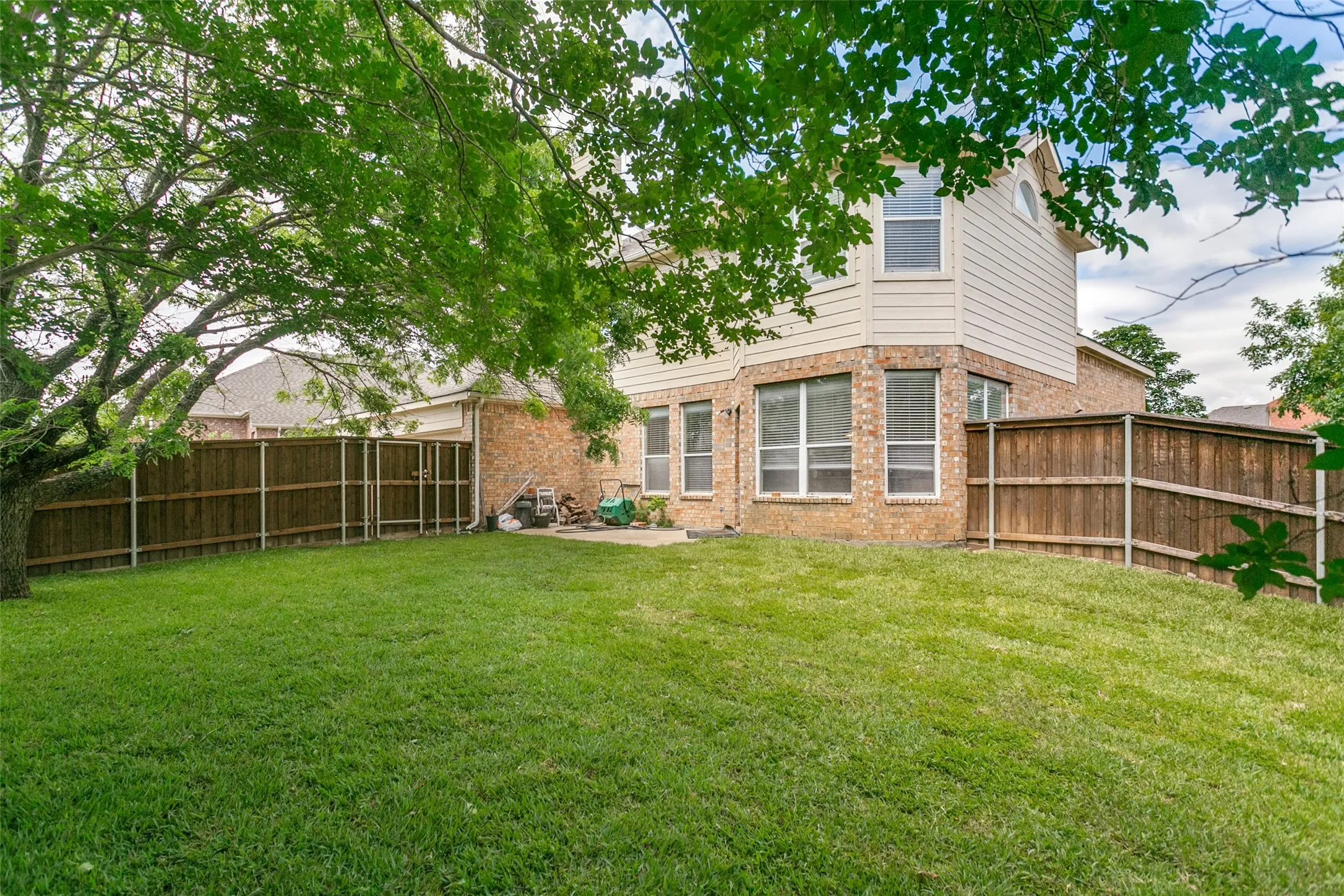 Single Family Residence For Sale in Collin County , 8300 Bent Tree Springs Drive, Plano, Texas 75025, 4 Bedroom, 3 Bathroom, 3 Garage spaces, 3,030 Sqft, built in 1999, mls#21346030, Real Estate Agent in Plano, Homes For Sale in Collin county, Homes For Sale in Plano, Realtor in Plano Texas, Real Estate Brokerage Independent Realty Texas, Luminita Cordes Realtor