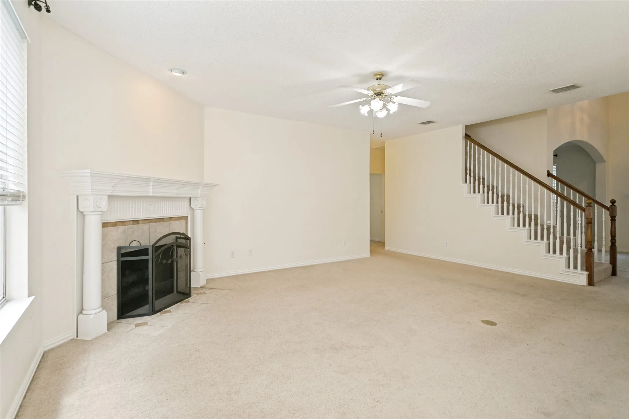 Single Family Residence For Sale in Collin County , 8300 Bent Tree Springs Drive, Plano, Texas 75025, 4 Bedroom, 3 Bathroom, 3 Garage spaces, 3,030 Sqft, built in 1999, mls#21346030, Real Estate Agent in Plano, Homes For Sale in Collin county, Homes For Sale in Plano, Realtor in Plano Texas, Real Estate Brokerage Independent Realty Texas, Luminita Cordes Realtor